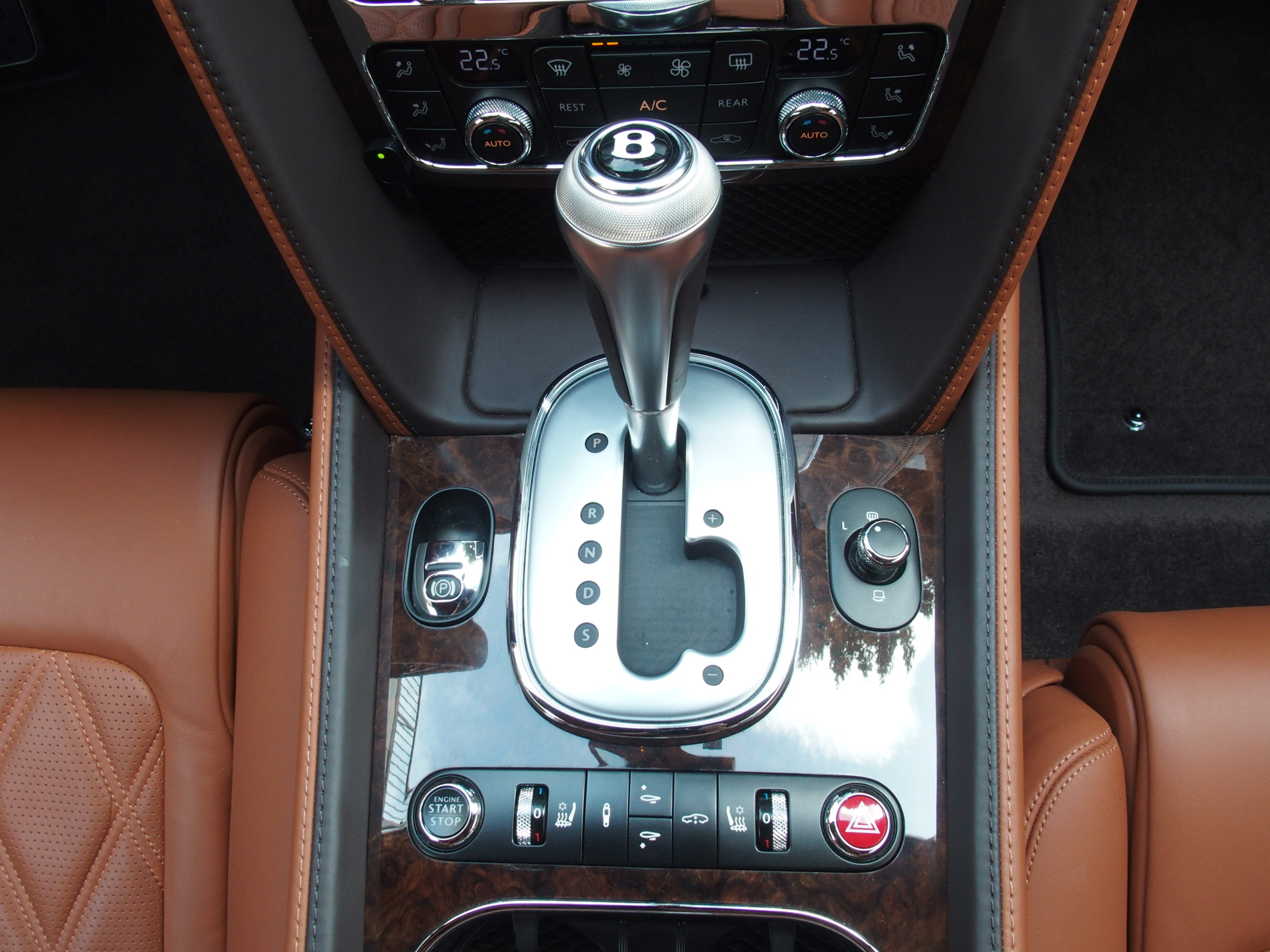 Continental GT V8 Mulliner PKGリッチライン