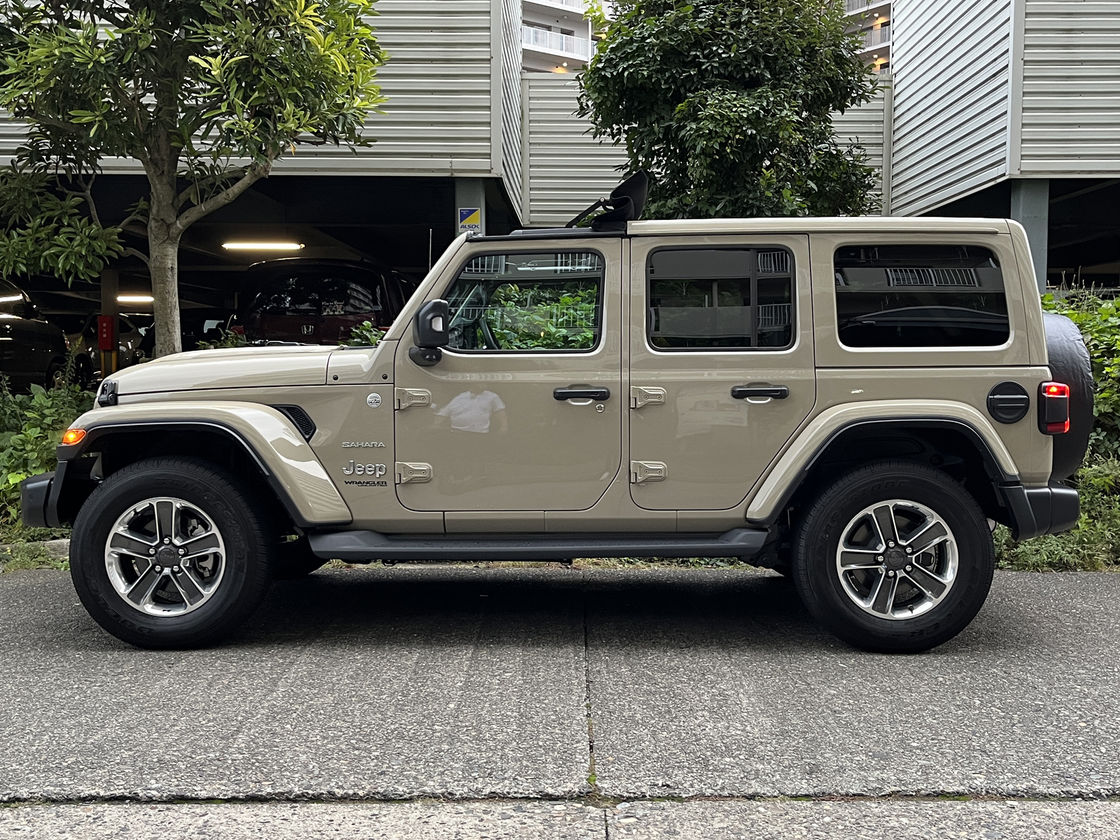 Wrangler Limited Edition with Sunrider Flip Top for Hardtopリッチライン