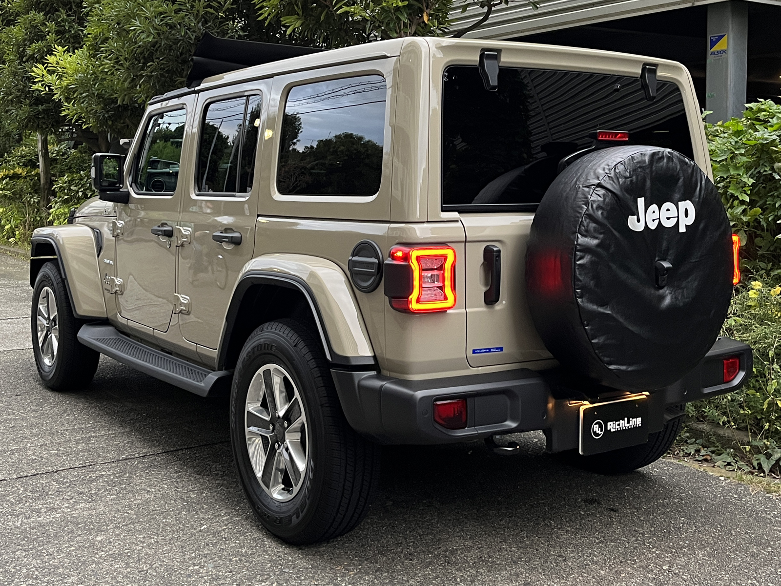 Wrangler Limited Edition with Sunrider Flip Top for Hardtop