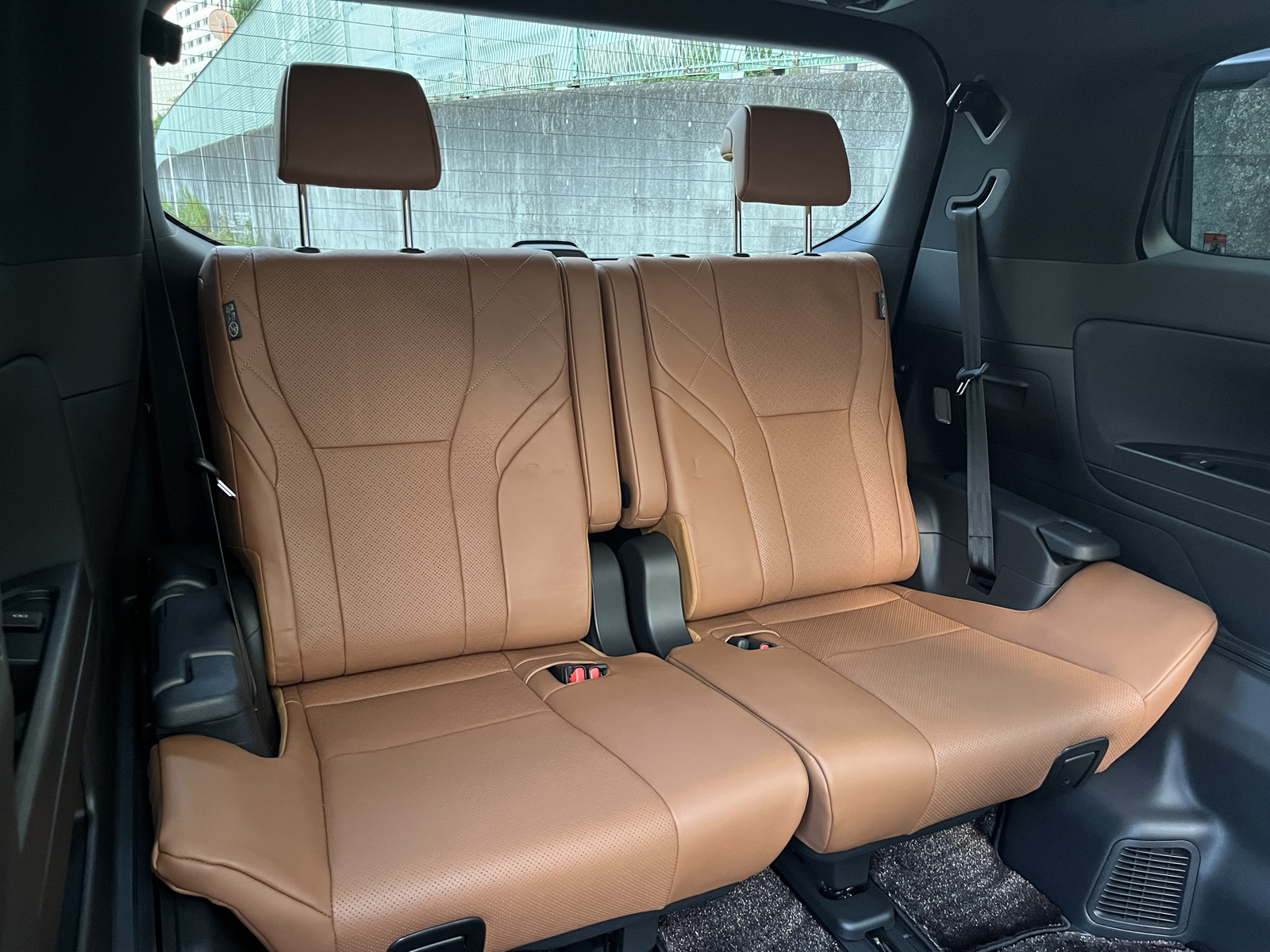 VELLFIRE HEV Executive Loungeリッチライン