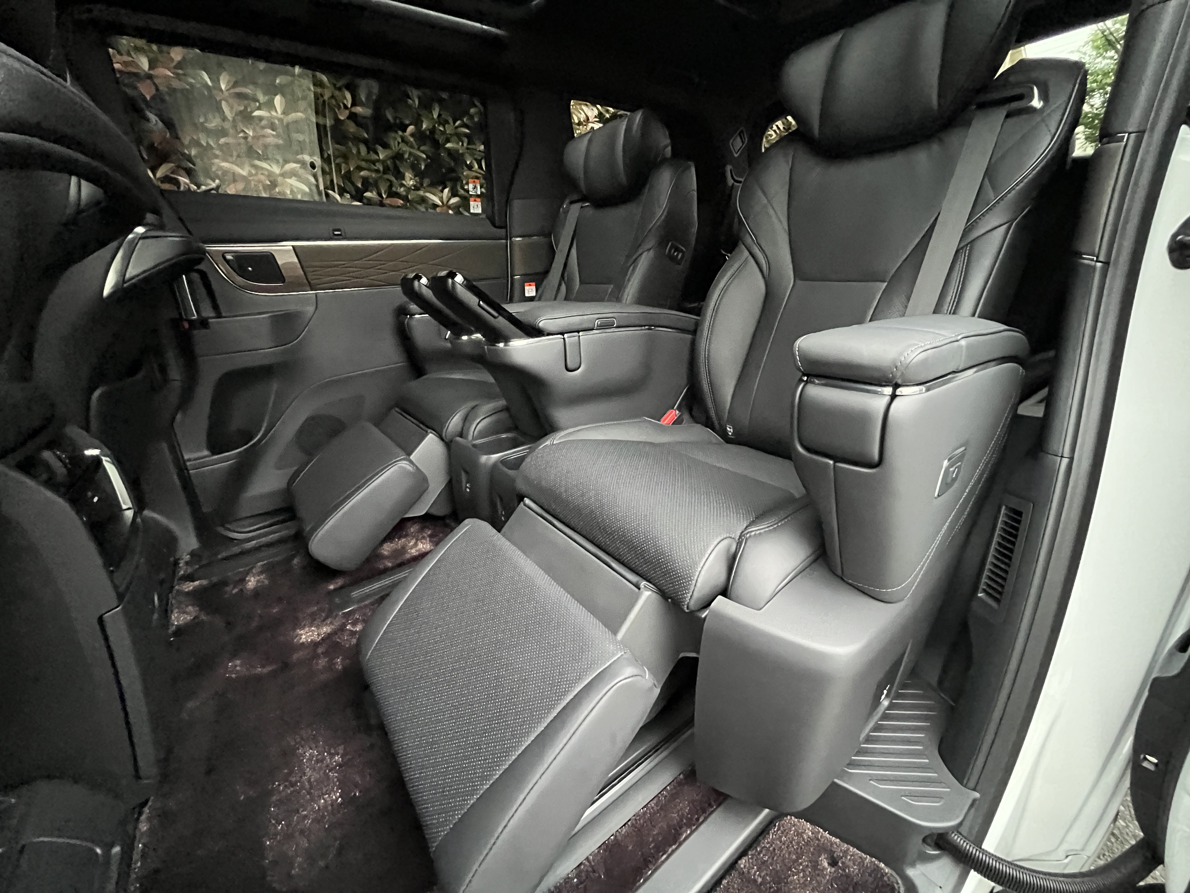 ALPHARD HEV Executive Loungeリッチライン