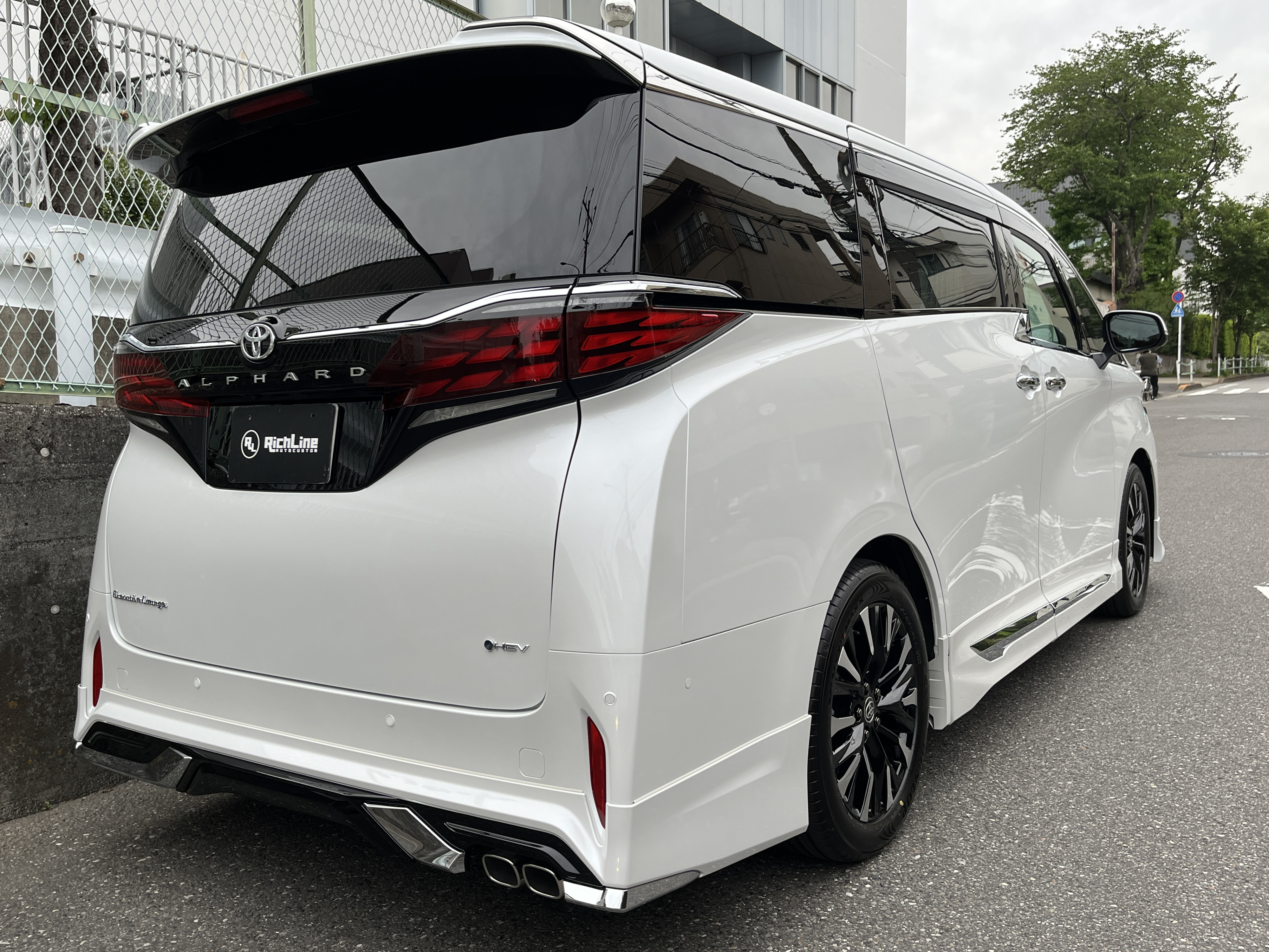 ALPHARD HEV Executive Loungeリッチライン