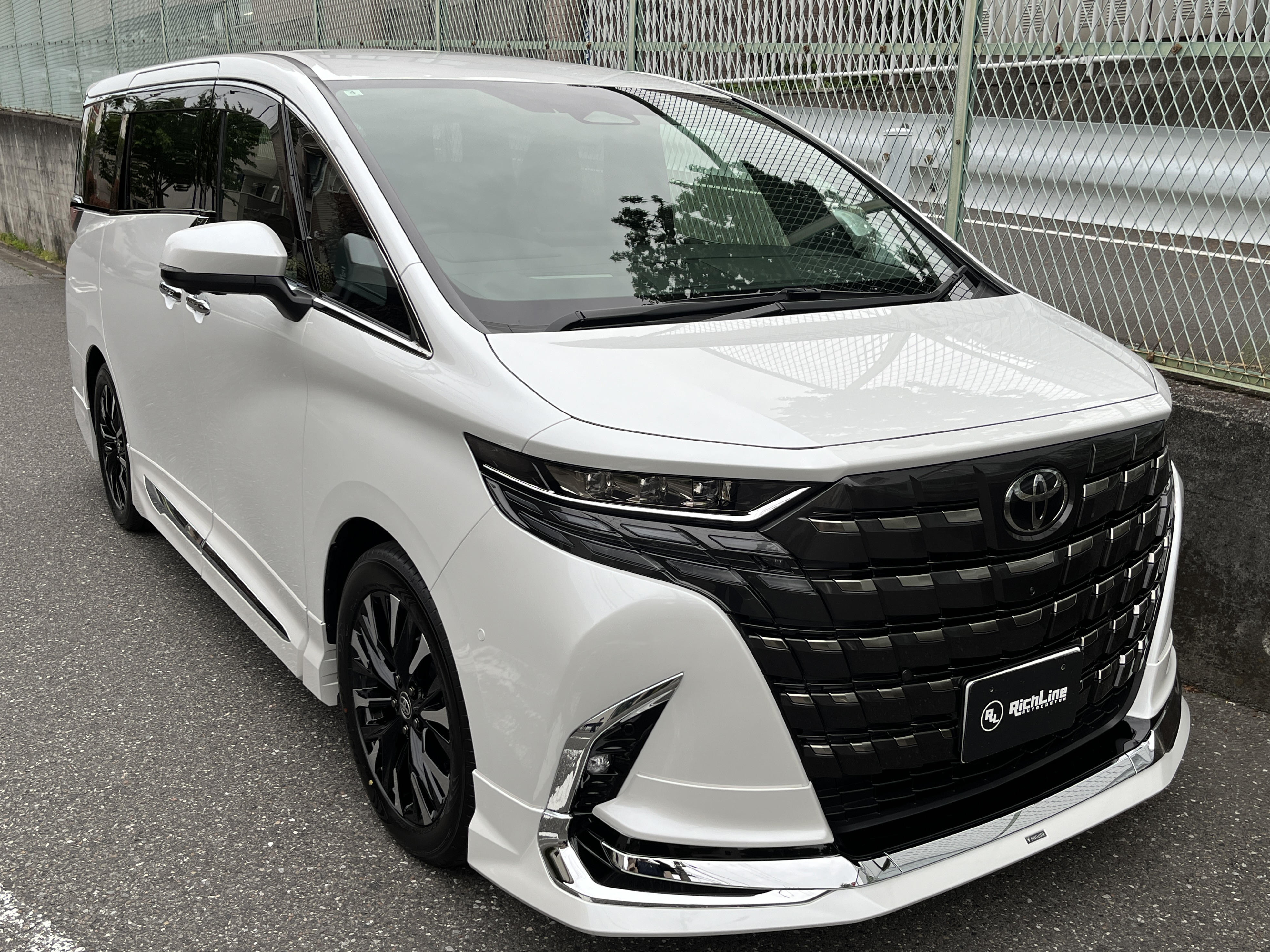 ALPHARD HEV Executive Loungeリッチライン