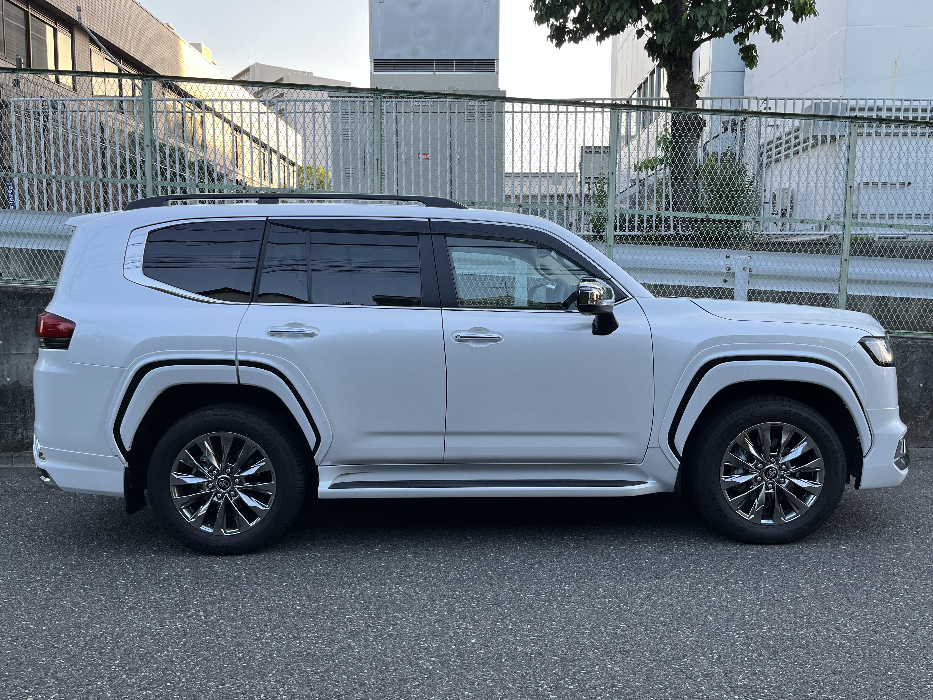 LAND CRUISER 300 3.5 ZXリッチライン