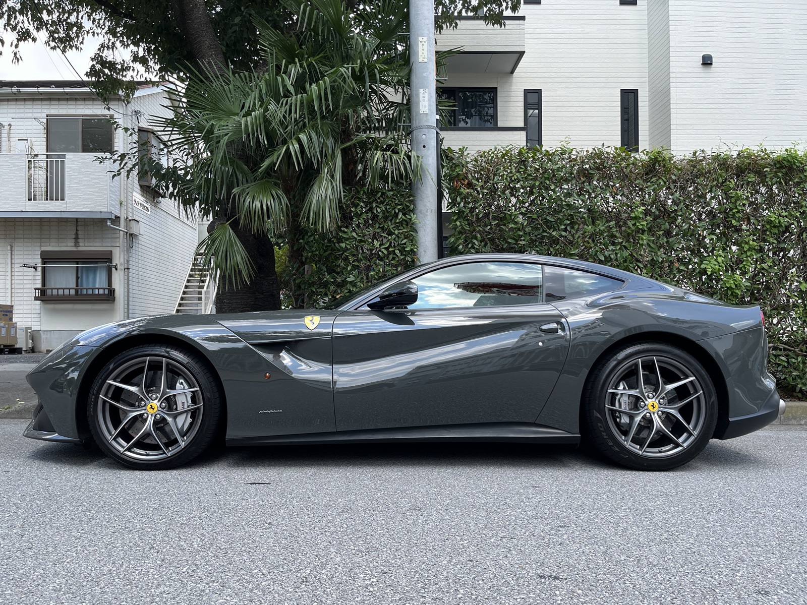 F12 BERLINETTAリッチライン