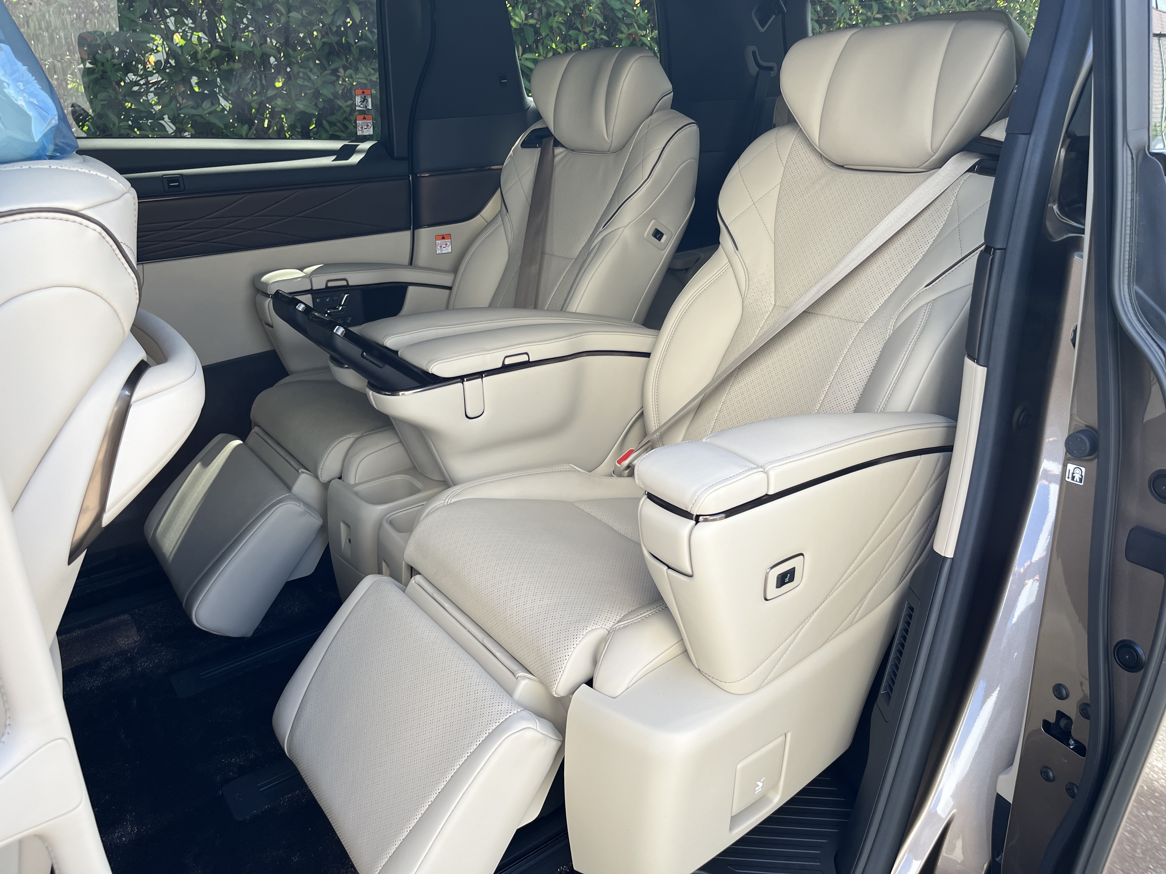 ALPHARD HEV Executive Loungeリッチライン