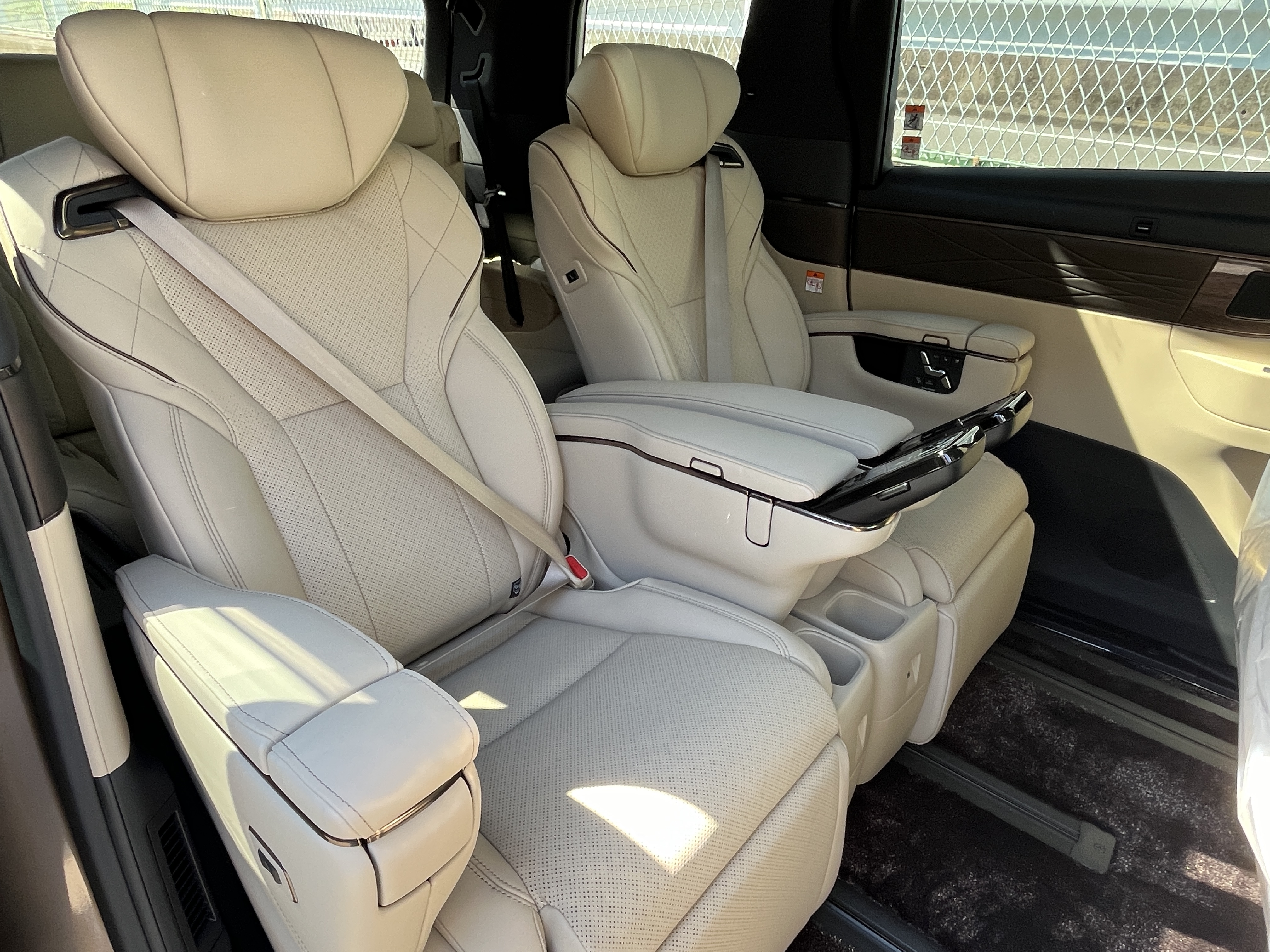 ALPHARD HEV Executive Loungeリッチライン