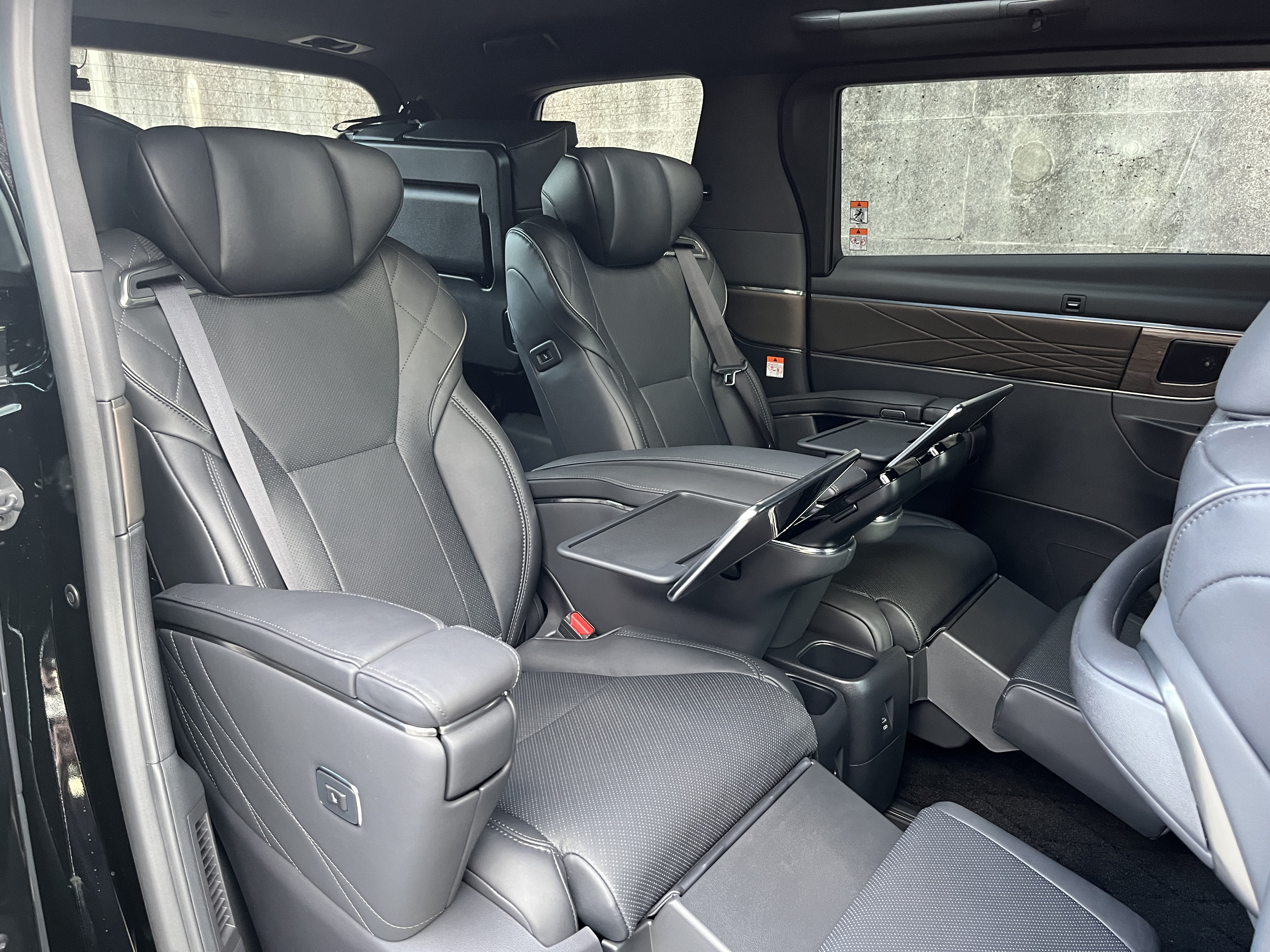 ALPHARD HEV Executive Loungeリッチライン