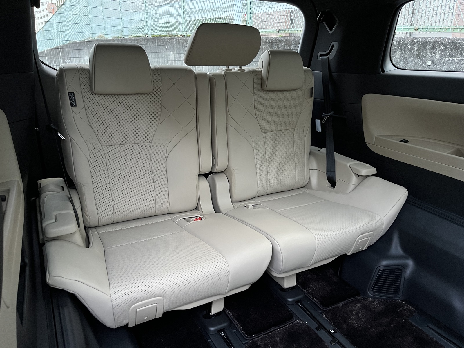 ALPHARD HEV Executive Loungeリッチライン