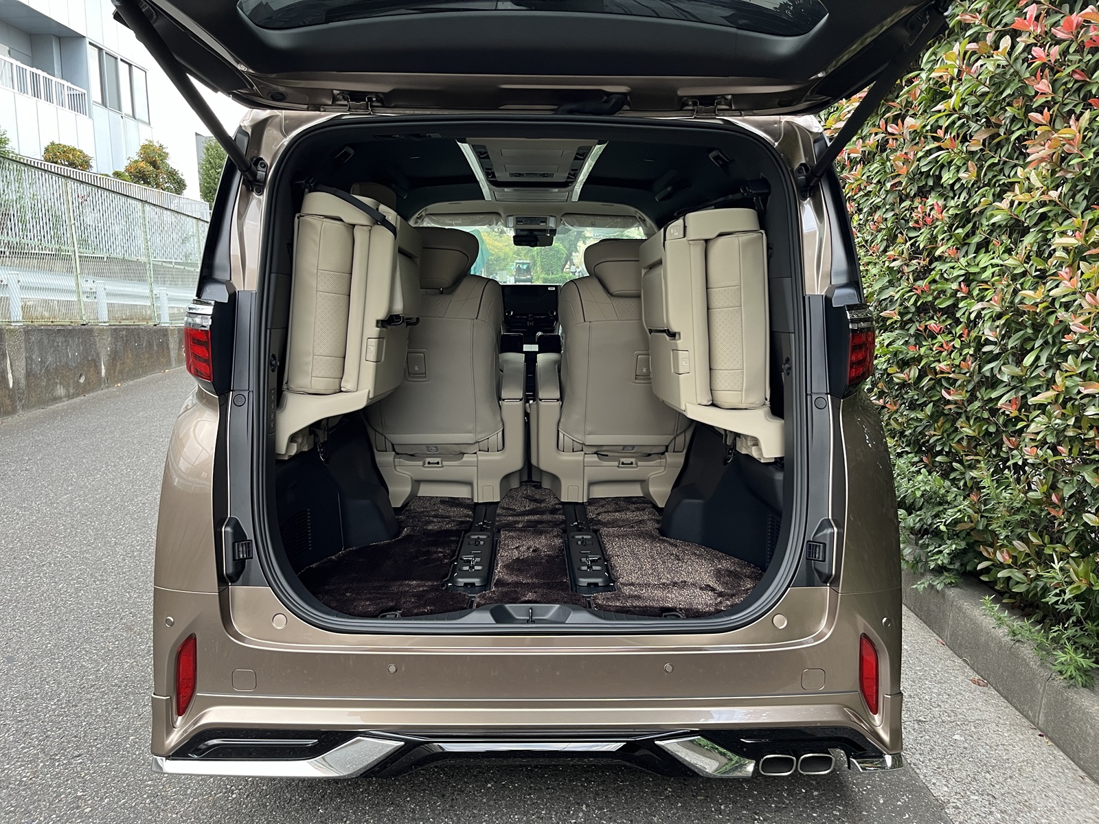 ALPHARD HEV Executive Loungeリッチライン