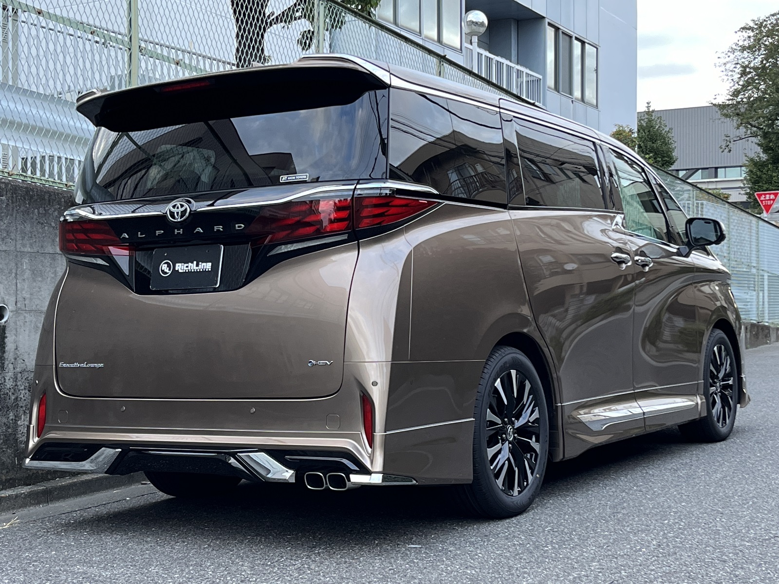 ALPHARD HEV Executive Loungeリッチライン