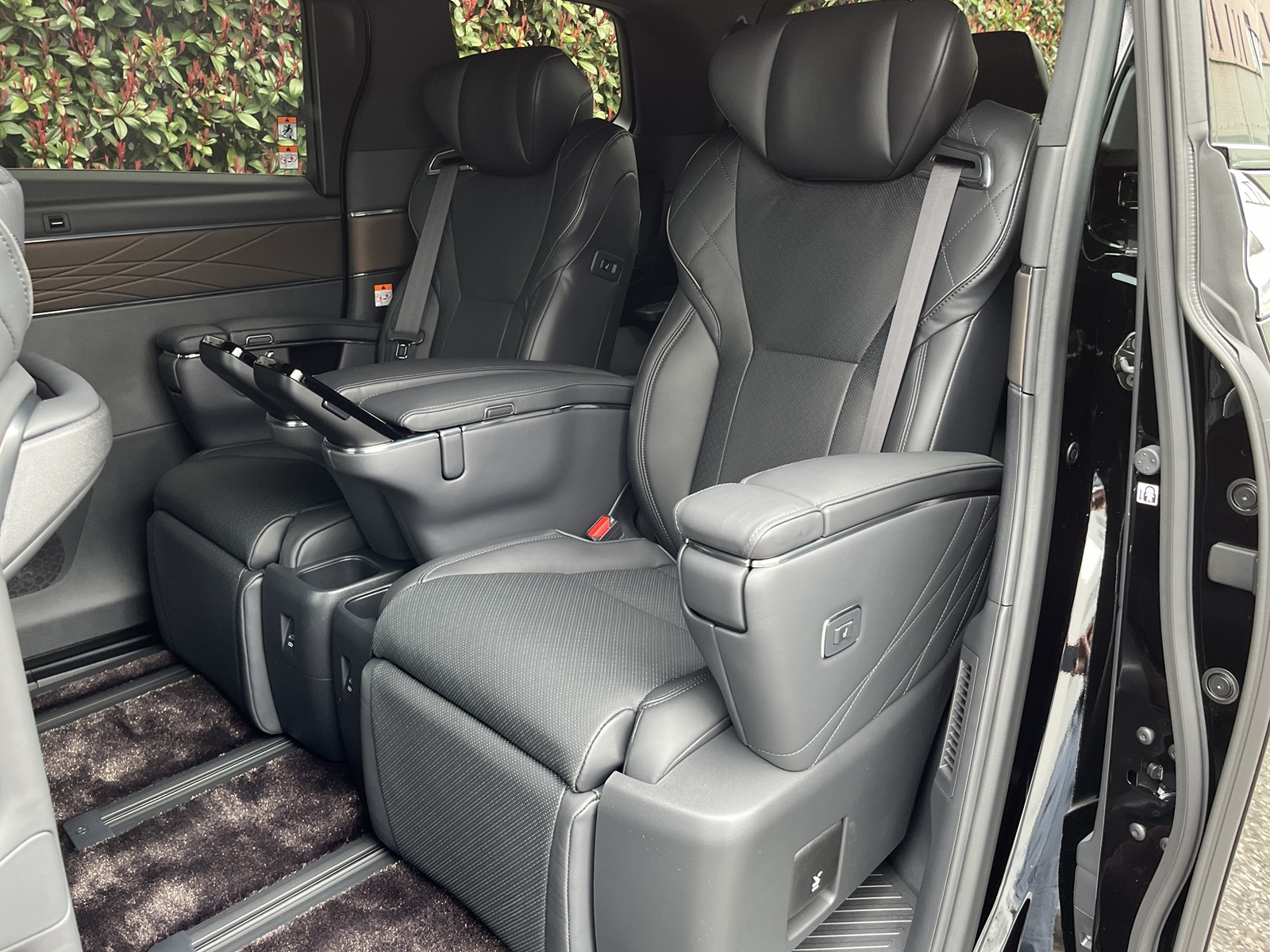 ALPHARD HEV Executive Loungeリッチライン