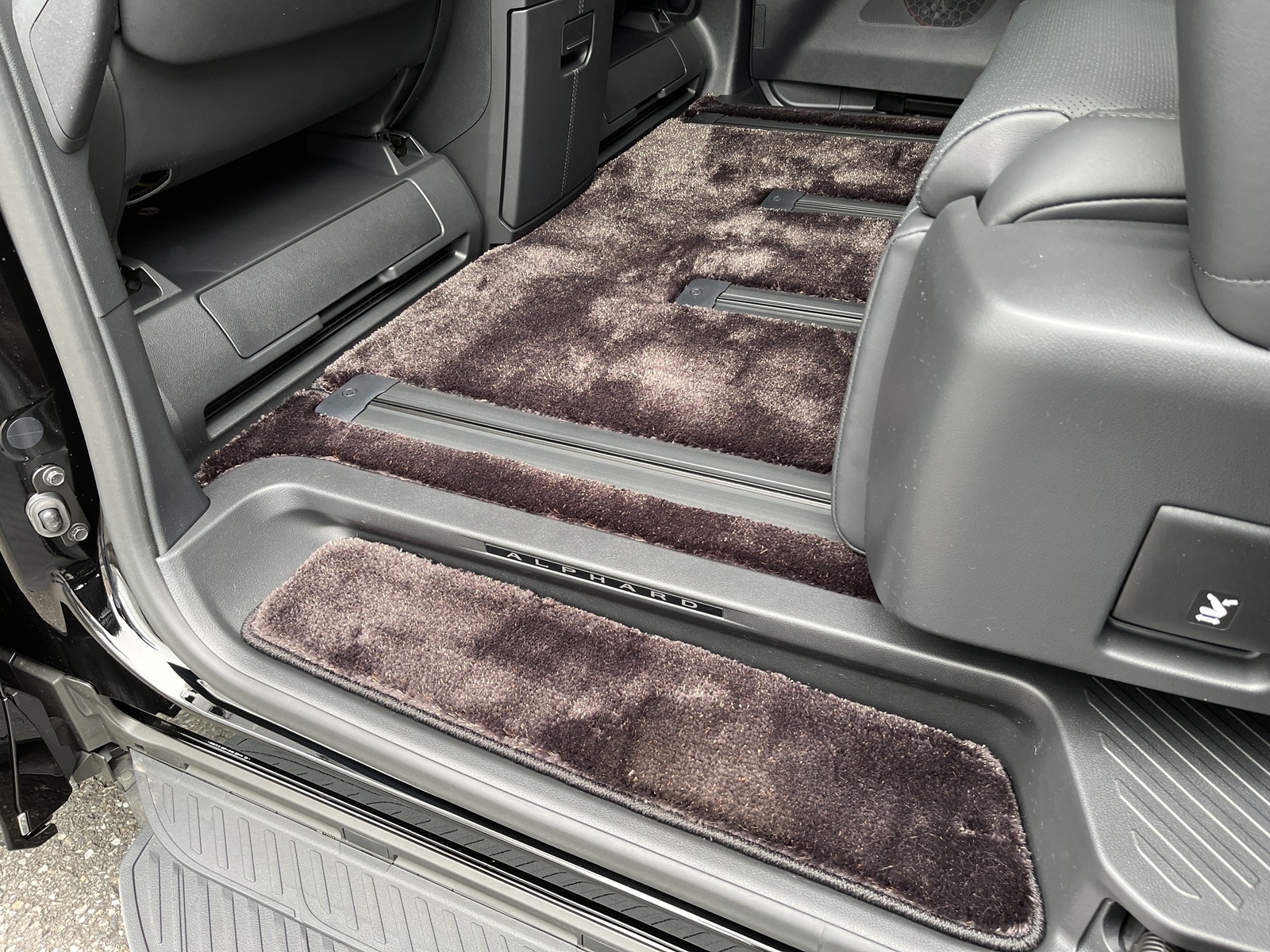 ALPHARD HEV Executive Loungeリッチライン
