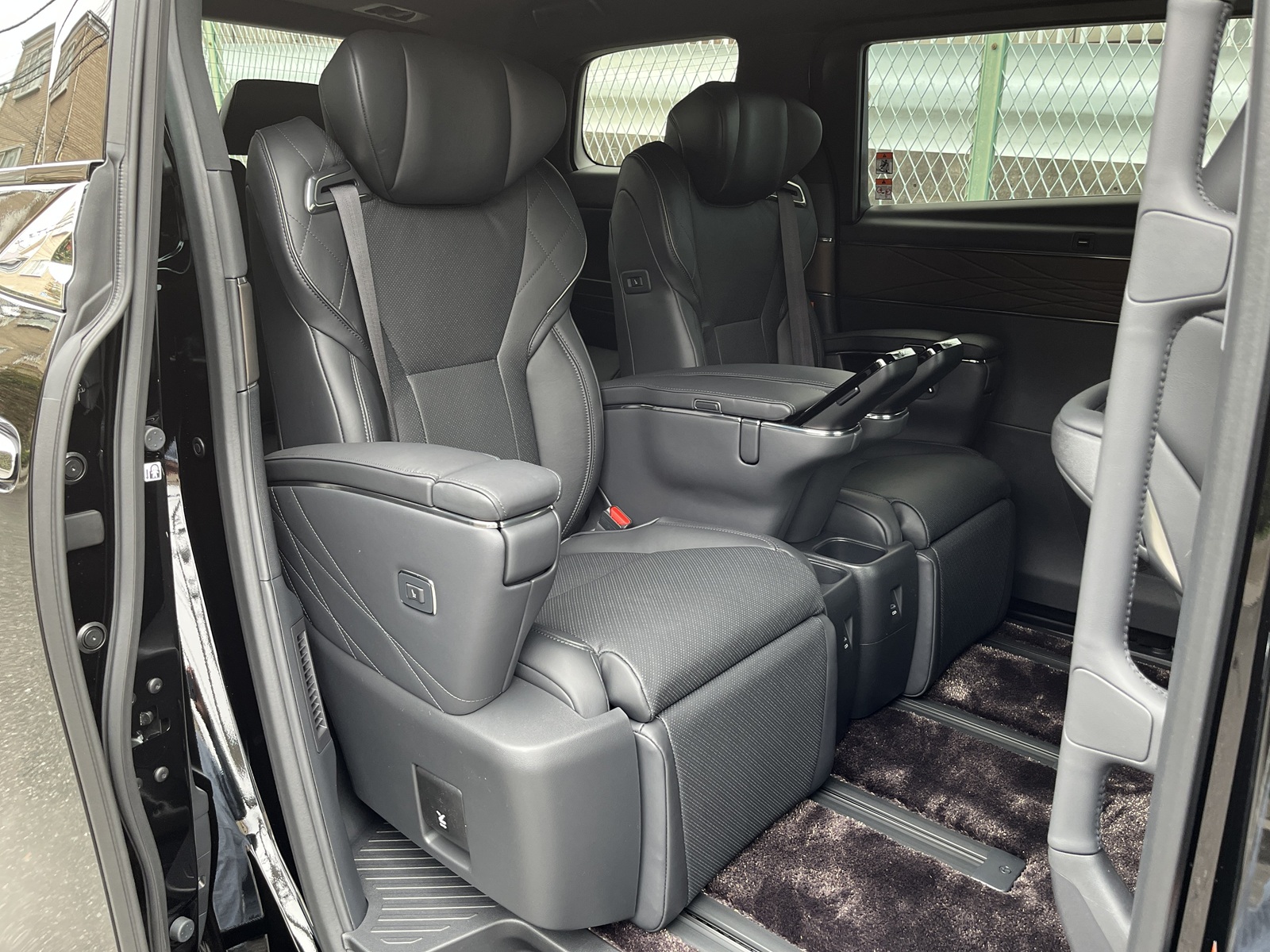 ALPHARD HEV Executive Loungeリッチライン
