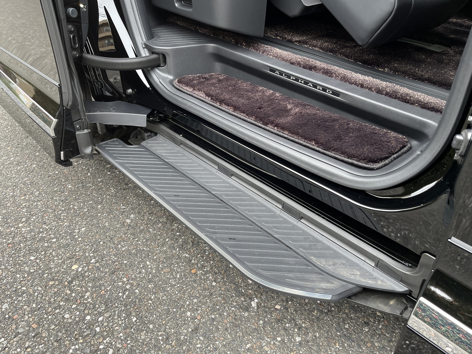 ALPHARD HEV Executive Loungeリッチライン