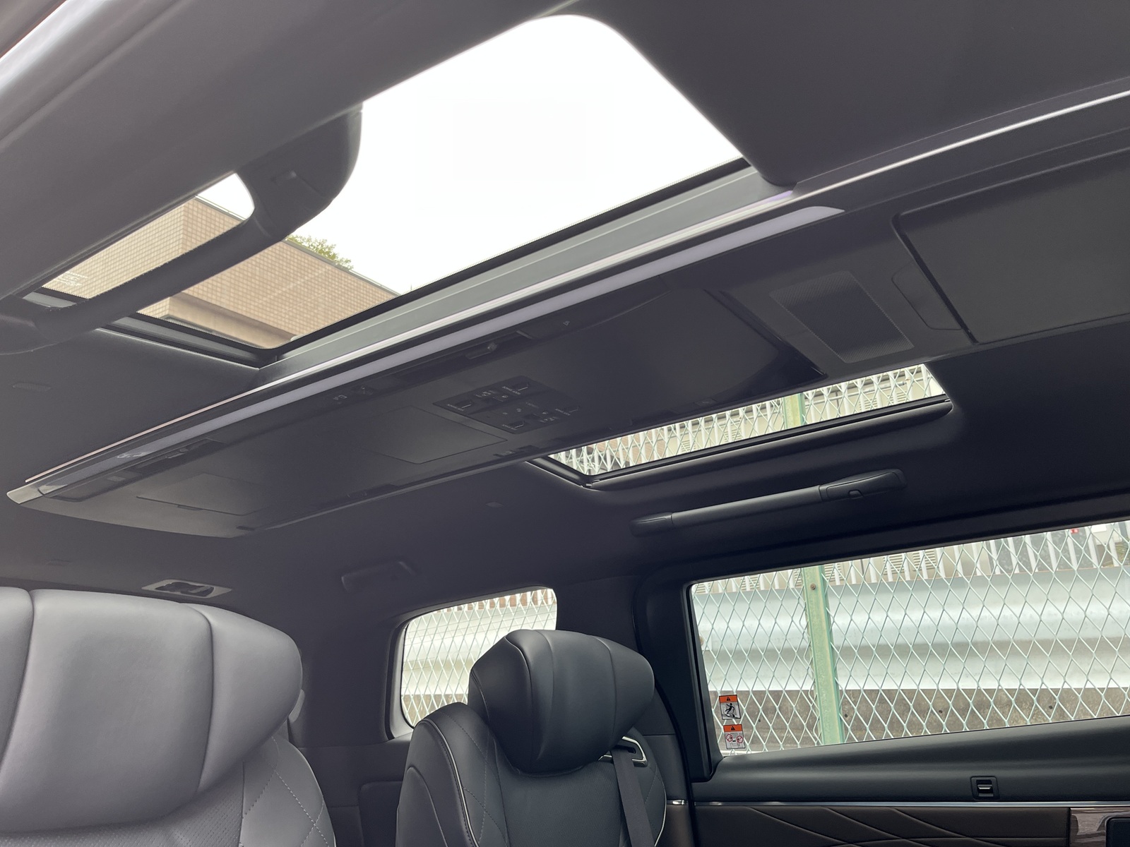 ALPHARD HEV Executive Loungeリッチライン