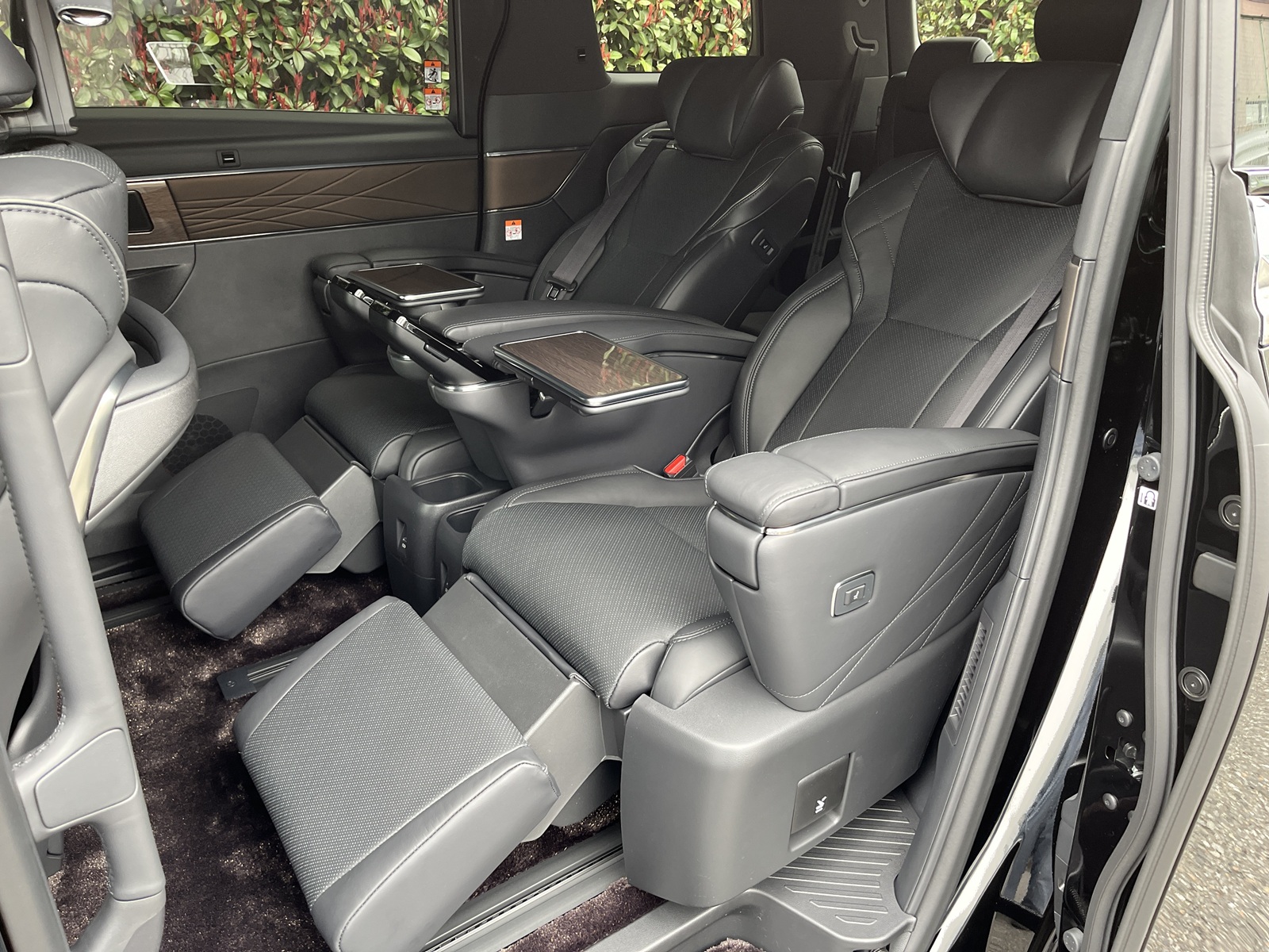 ALPHARD HEV Executive Loungeリッチライン