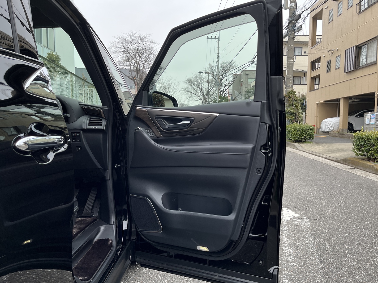 ALPHARD HEV Executive Loungeリッチライン