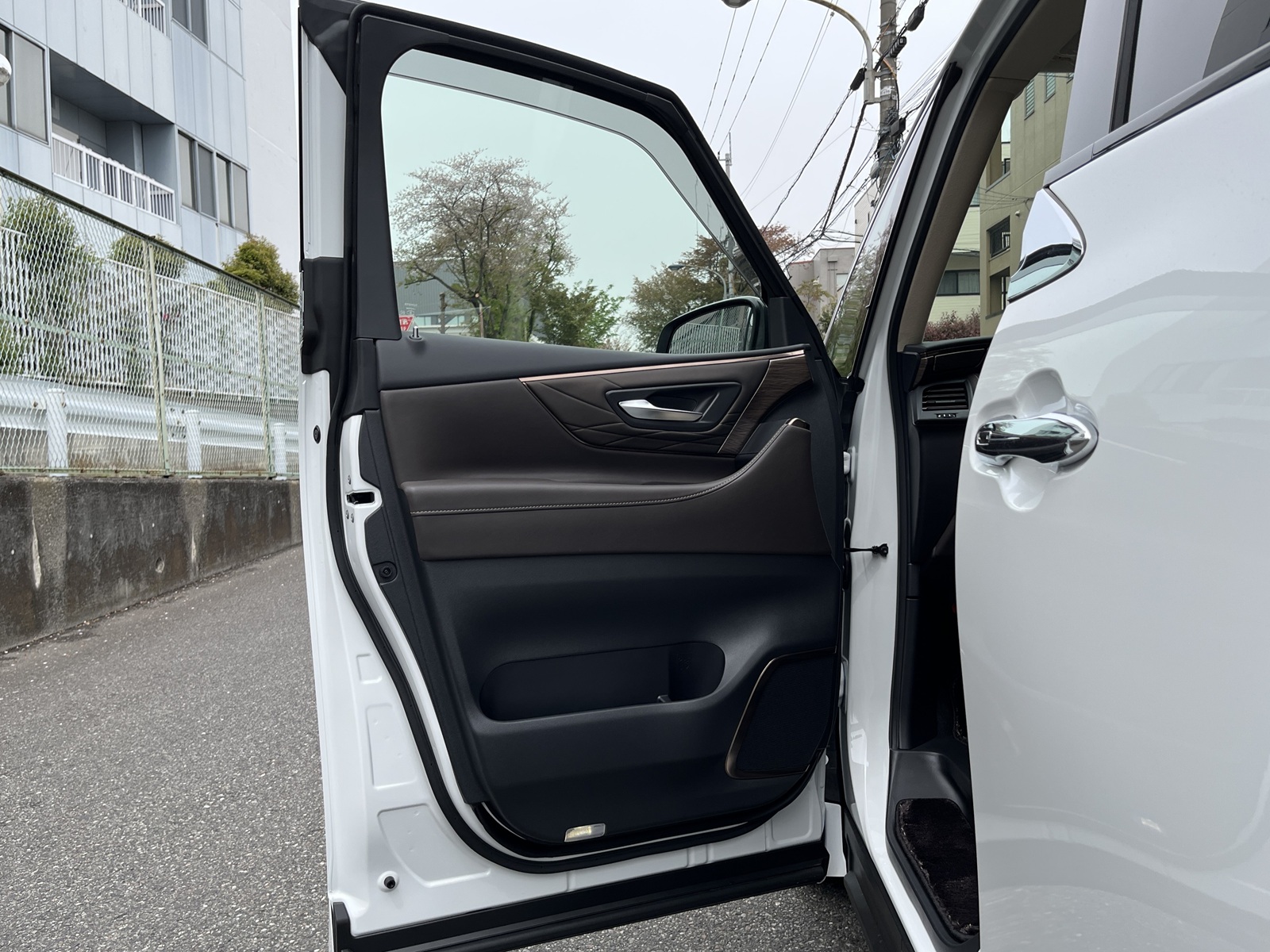 ALPHARD HEV Executive Loungeリッチライン