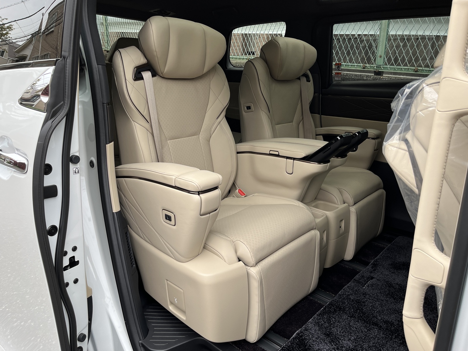 ALPHARD HEV Executive Loungeリッチライン