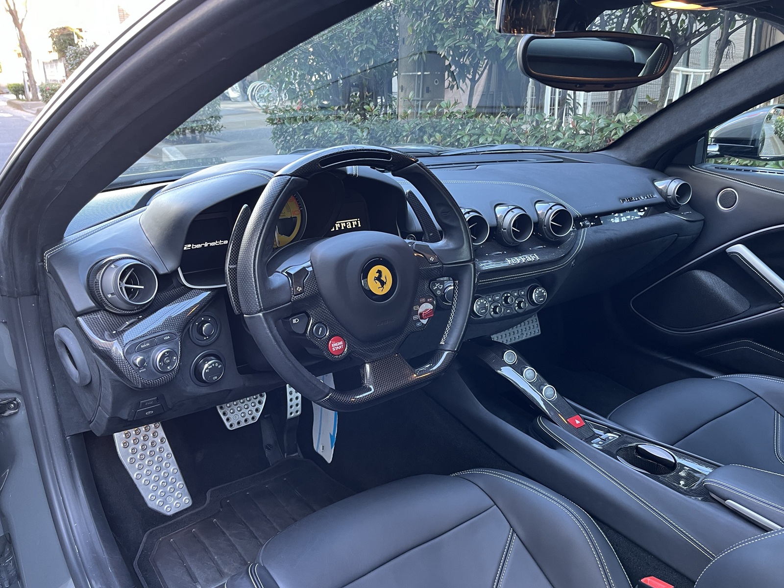 F12 BERLINETTAリッチライン