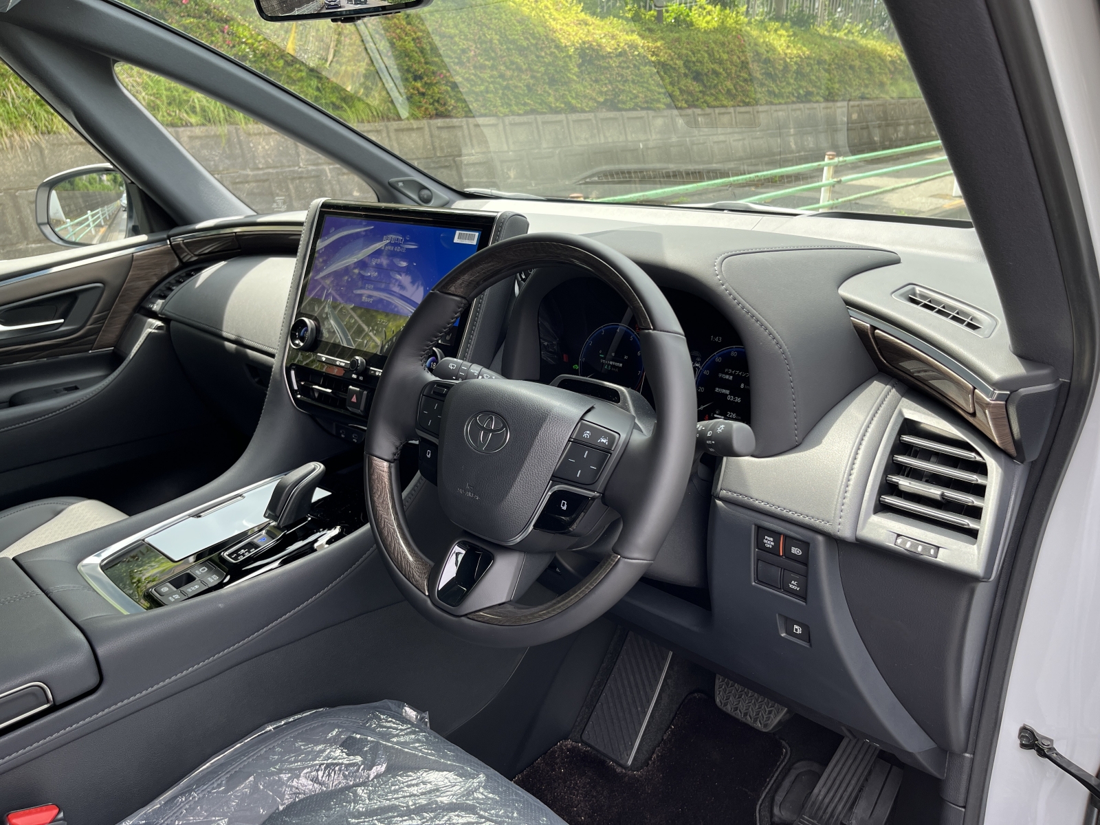 ALPHARD HEV Executive Loungeリッチライン