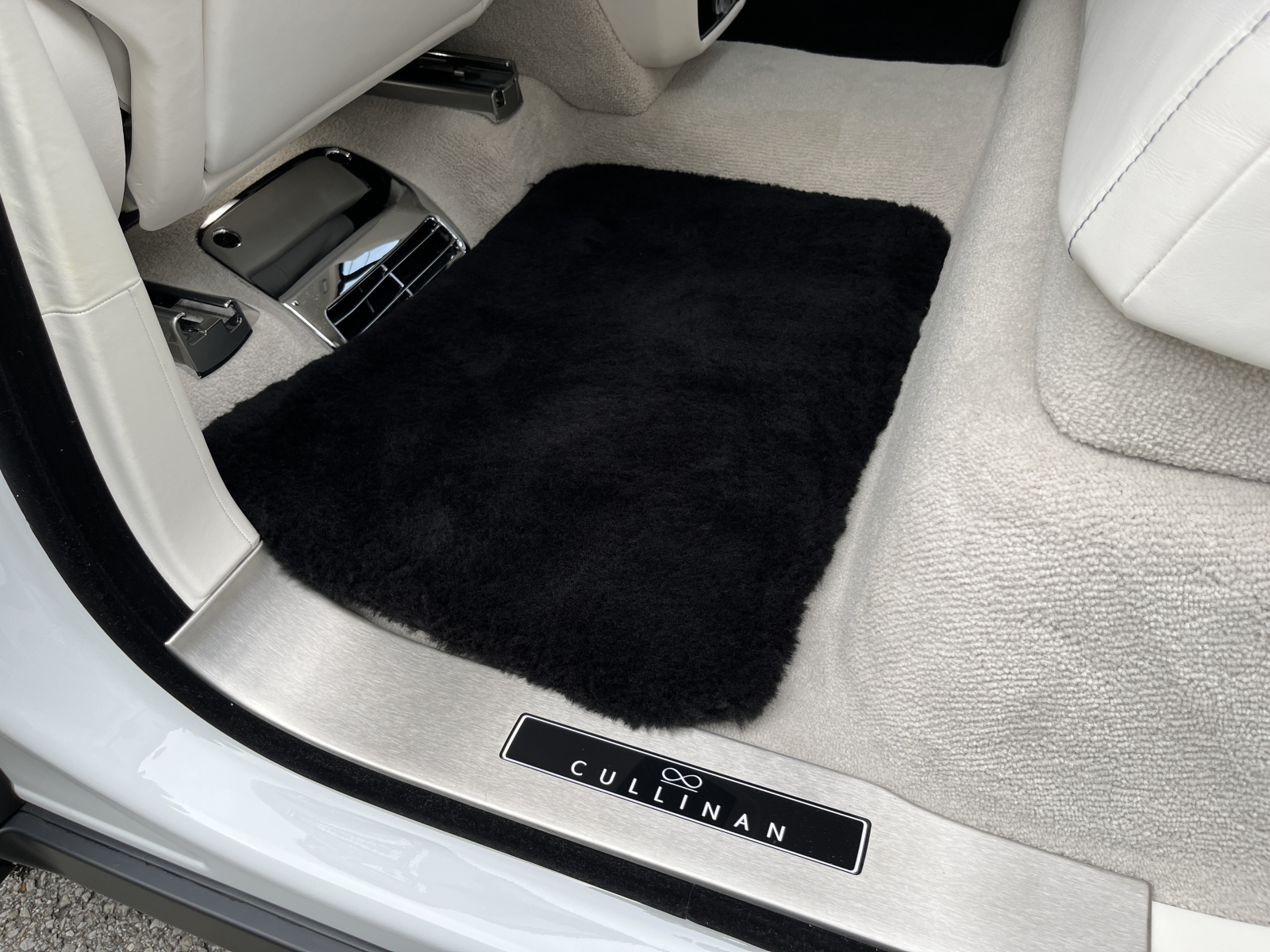 Black Badge Cullinanリッチライン