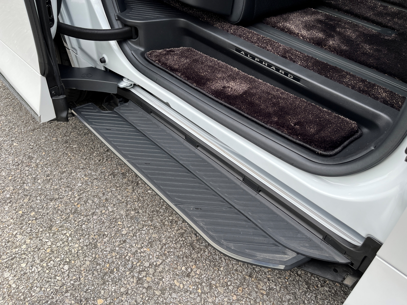 ALPHARD HEV Executive Loungeリッチライン