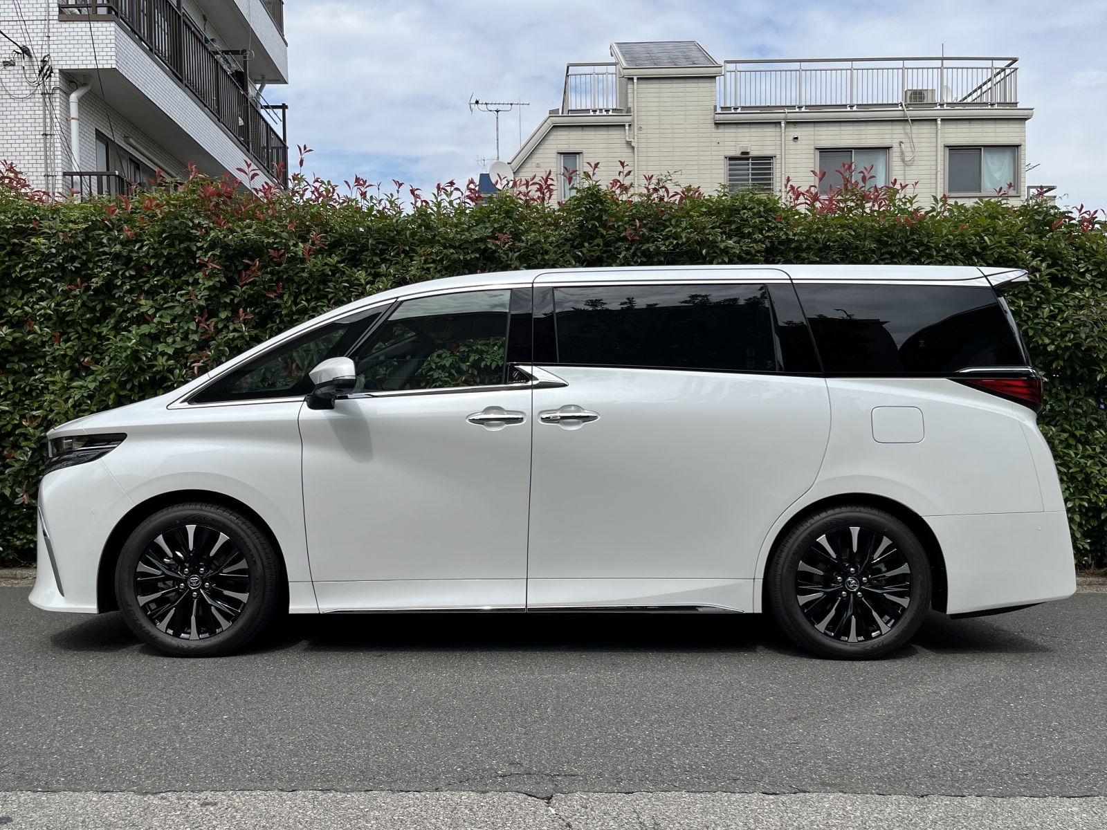 ALPHARD HEV Executive Loungeリッチライン