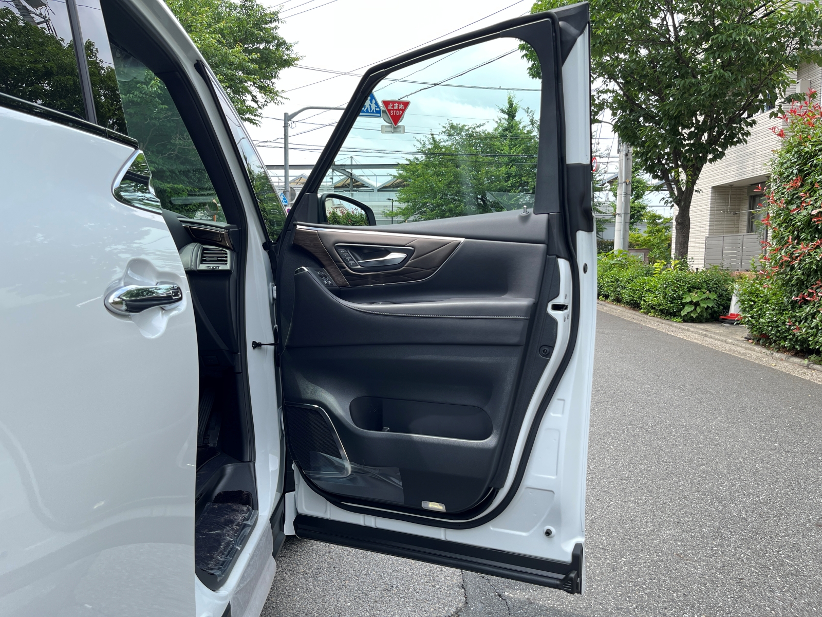 ALPHARD HEV Executive Loungeリッチライン