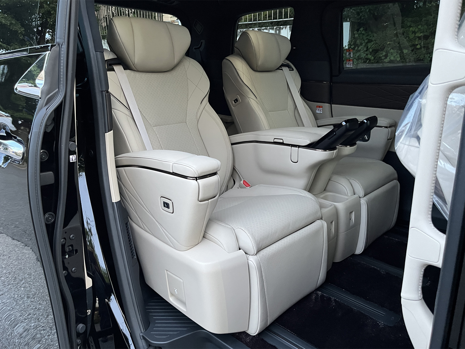 ALPHARD HEV Executive Loungeリッチライン