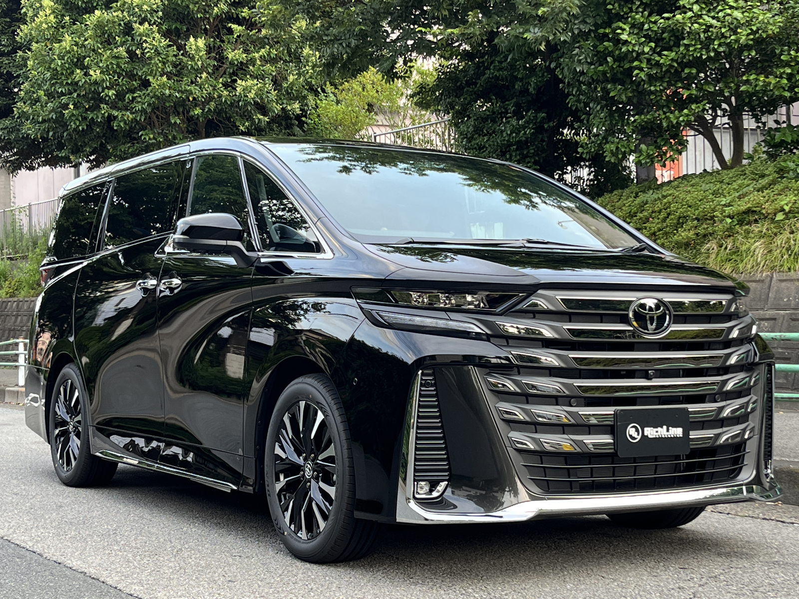 VELLFIRE HEV Executive Loungeリッチライン