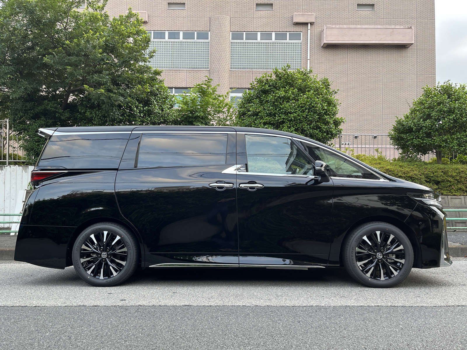 VELLFIRE HEV Executive Loungeリッチライン