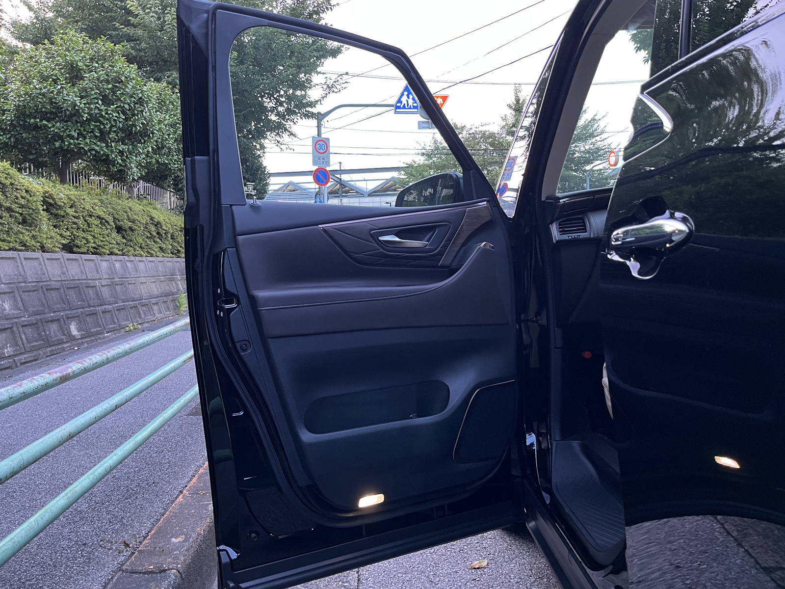 ALPHARD HEV Executive Loungeリッチライン