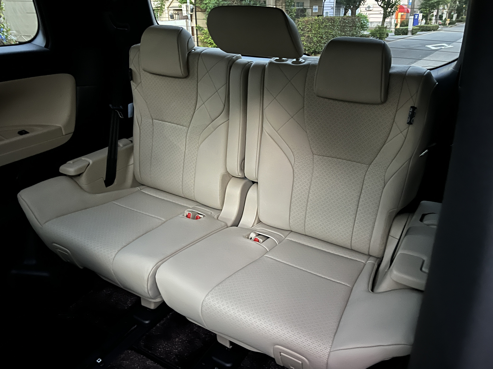 ALPHARD HEV Executive Loungeリッチライン