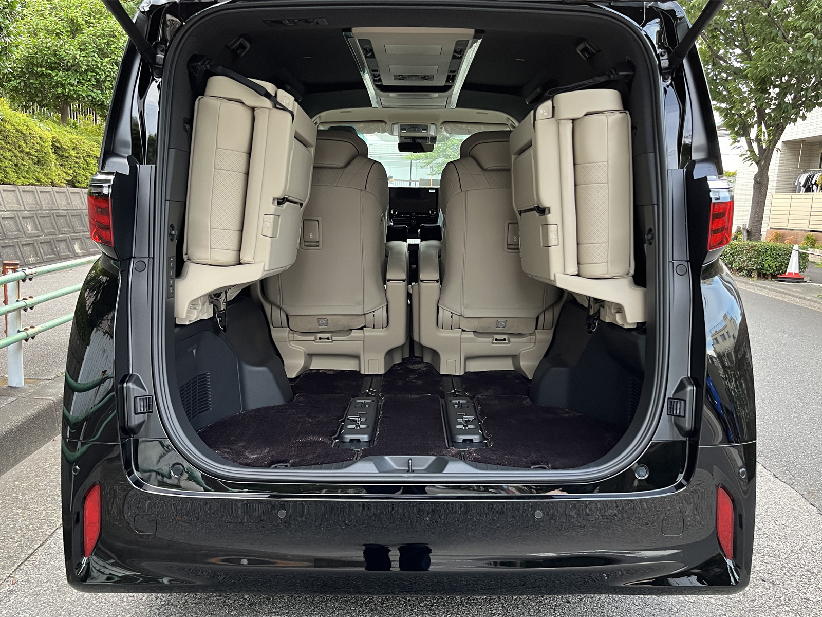 ALPHARD HEV Executive Loungeリッチライン