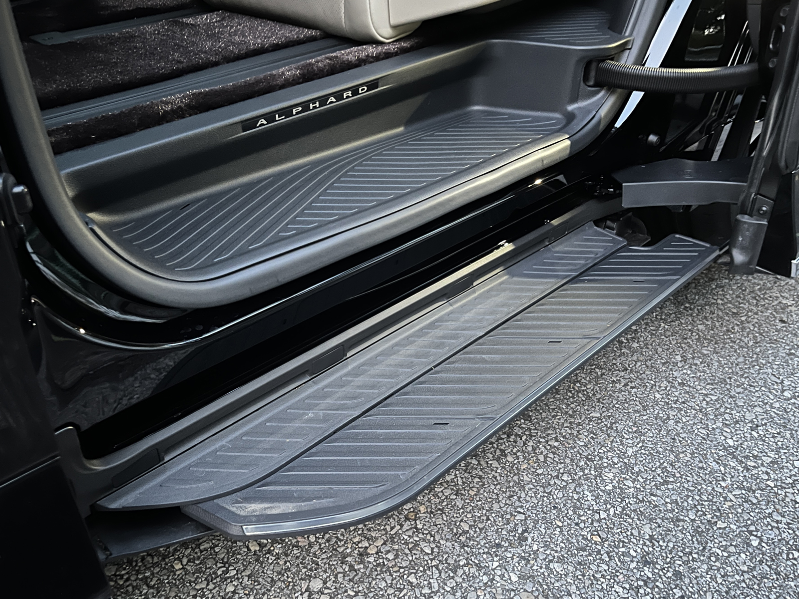 ALPHARD HEV Executive Loungeリッチライン