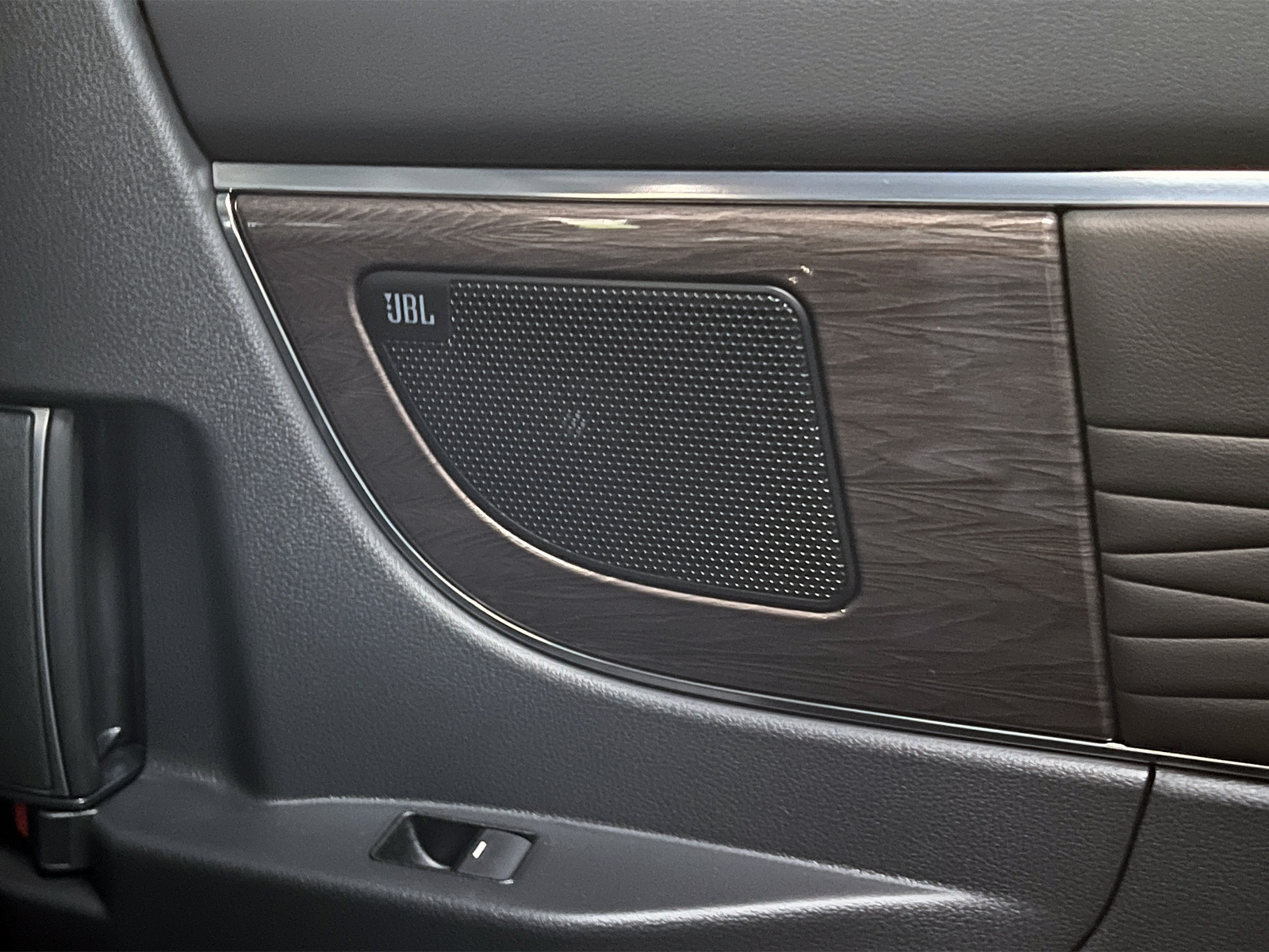 ALPHARD HEV Executive Loungeリッチライン