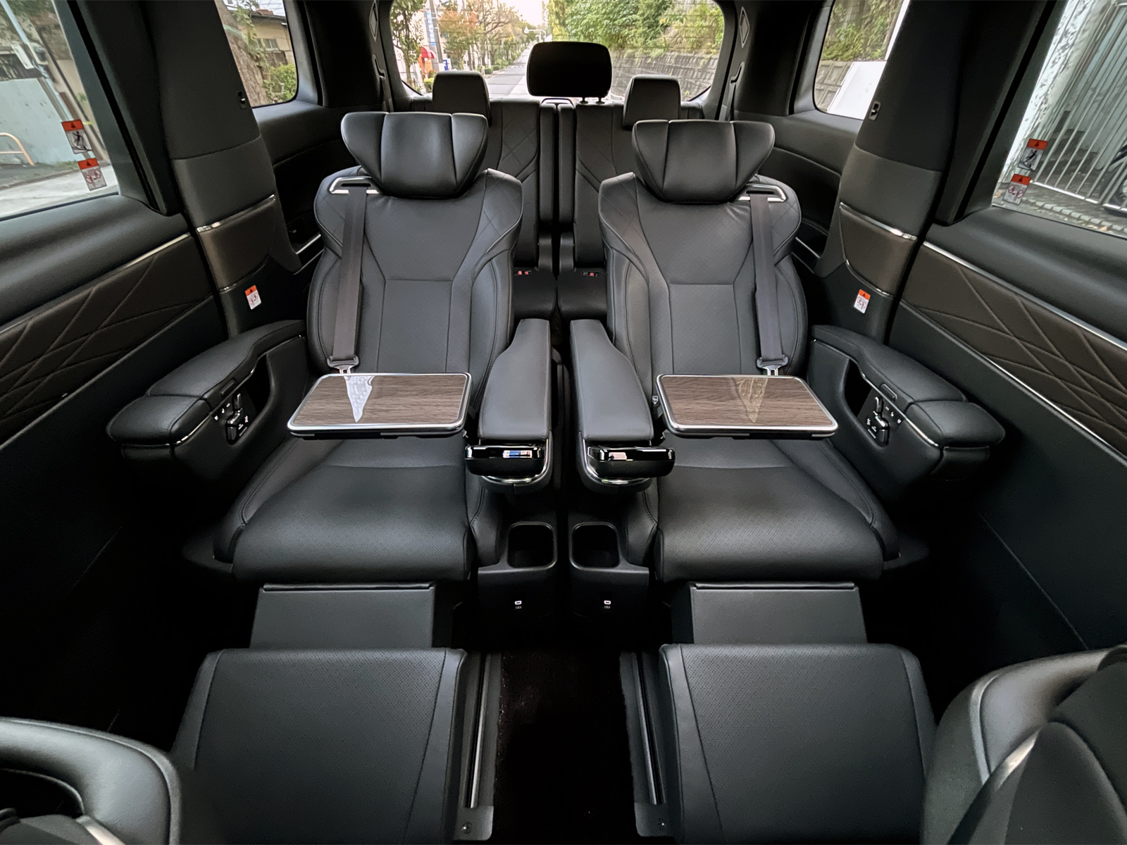 ALPHARD HEV Executive Loungeリッチライン