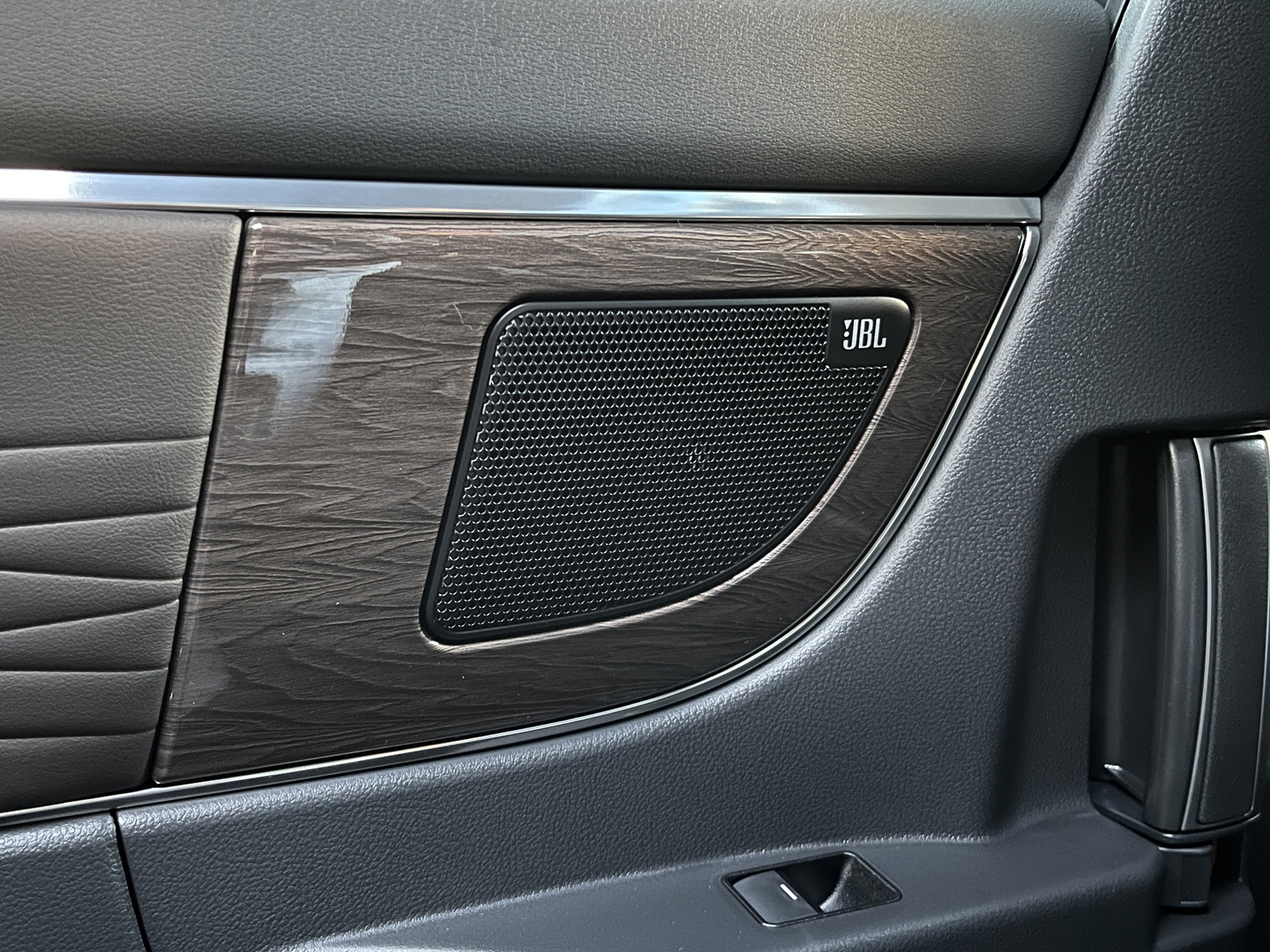 ALPHARD HEV Executive Loungeリッチライン