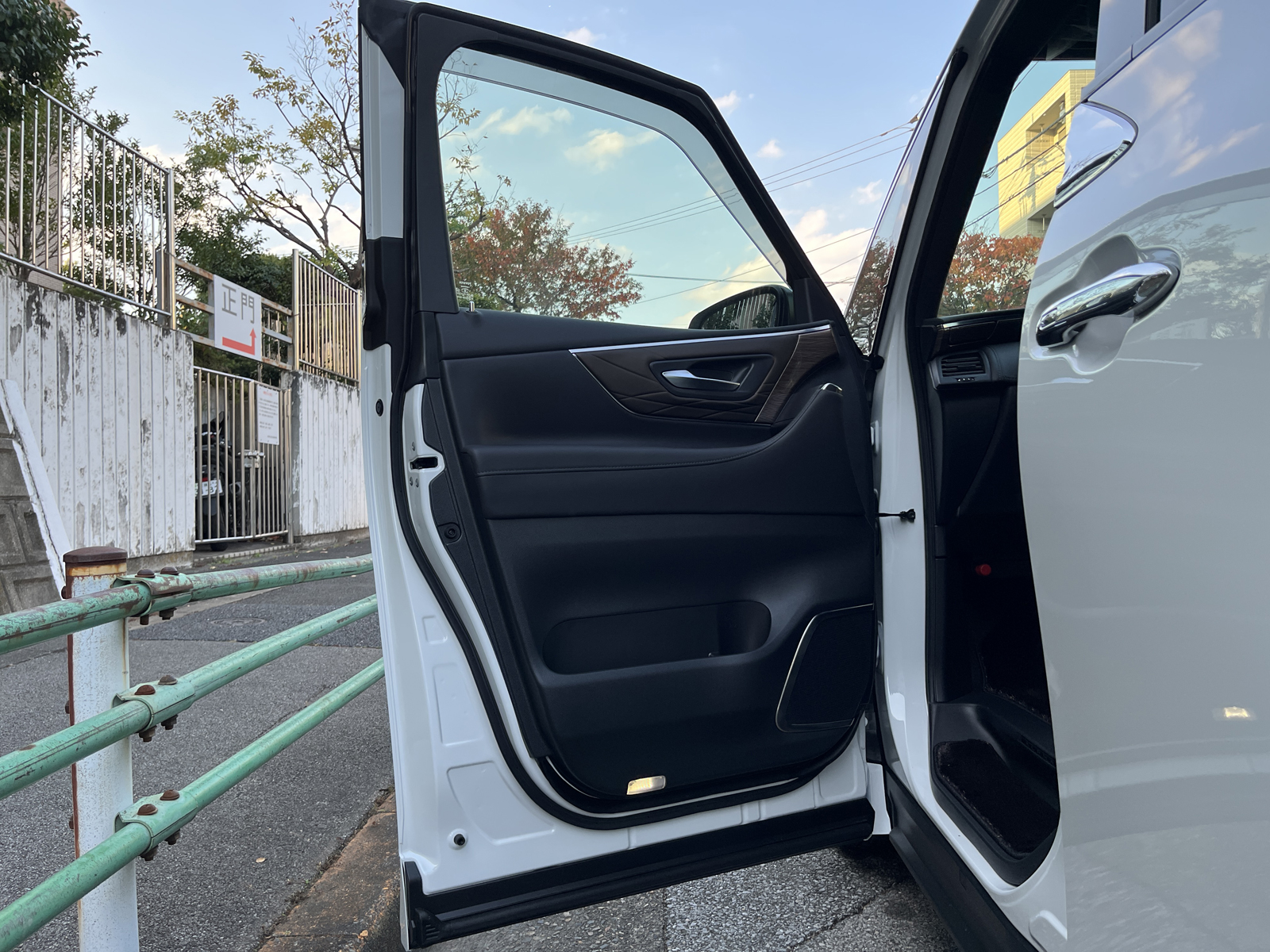 ALPHARD HEV Executive Loungeリッチライン