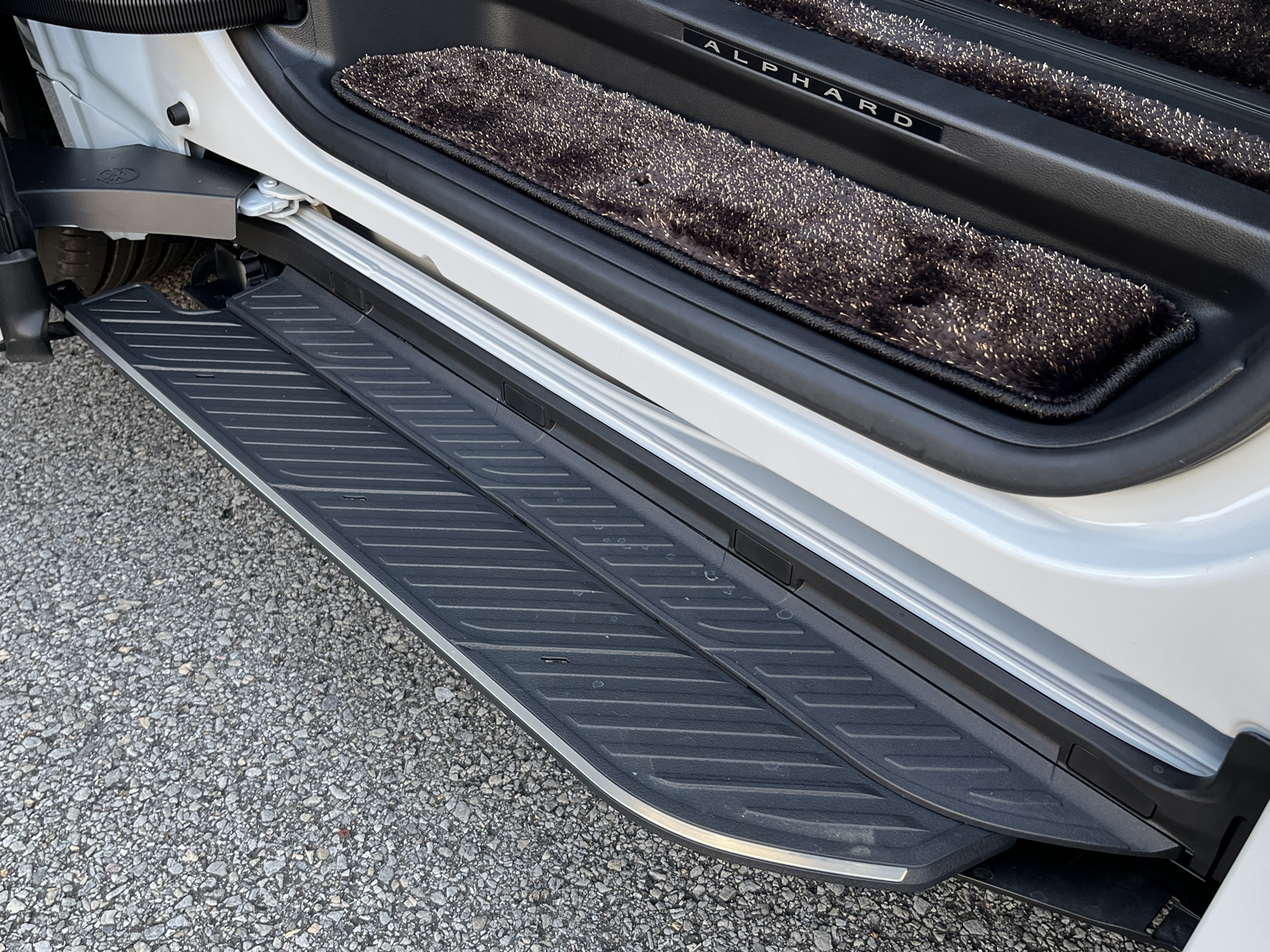 ALPHARD HEV Executive Loungeリッチライン