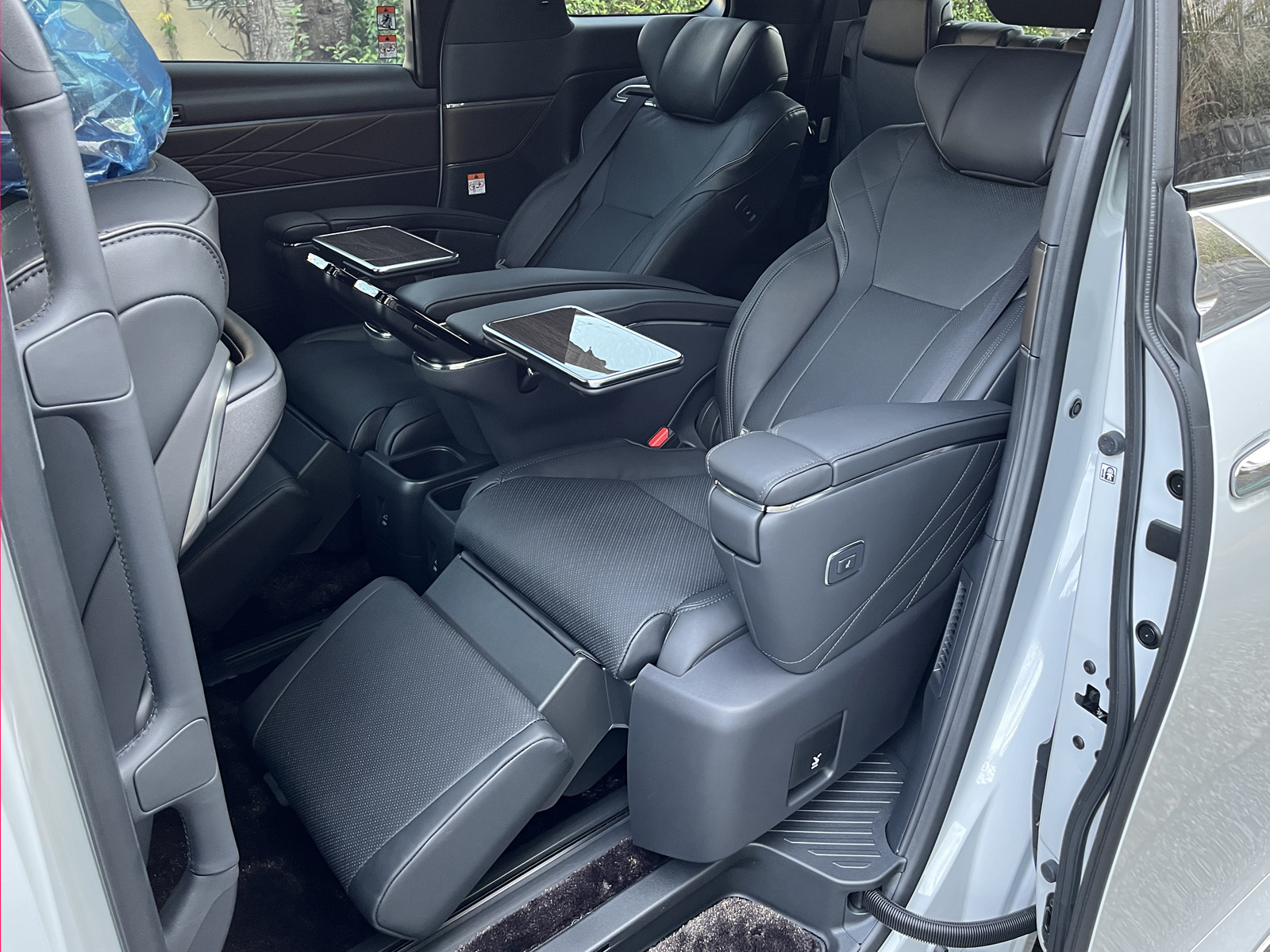 ALPHARD HEV Executive Loungeリッチライン