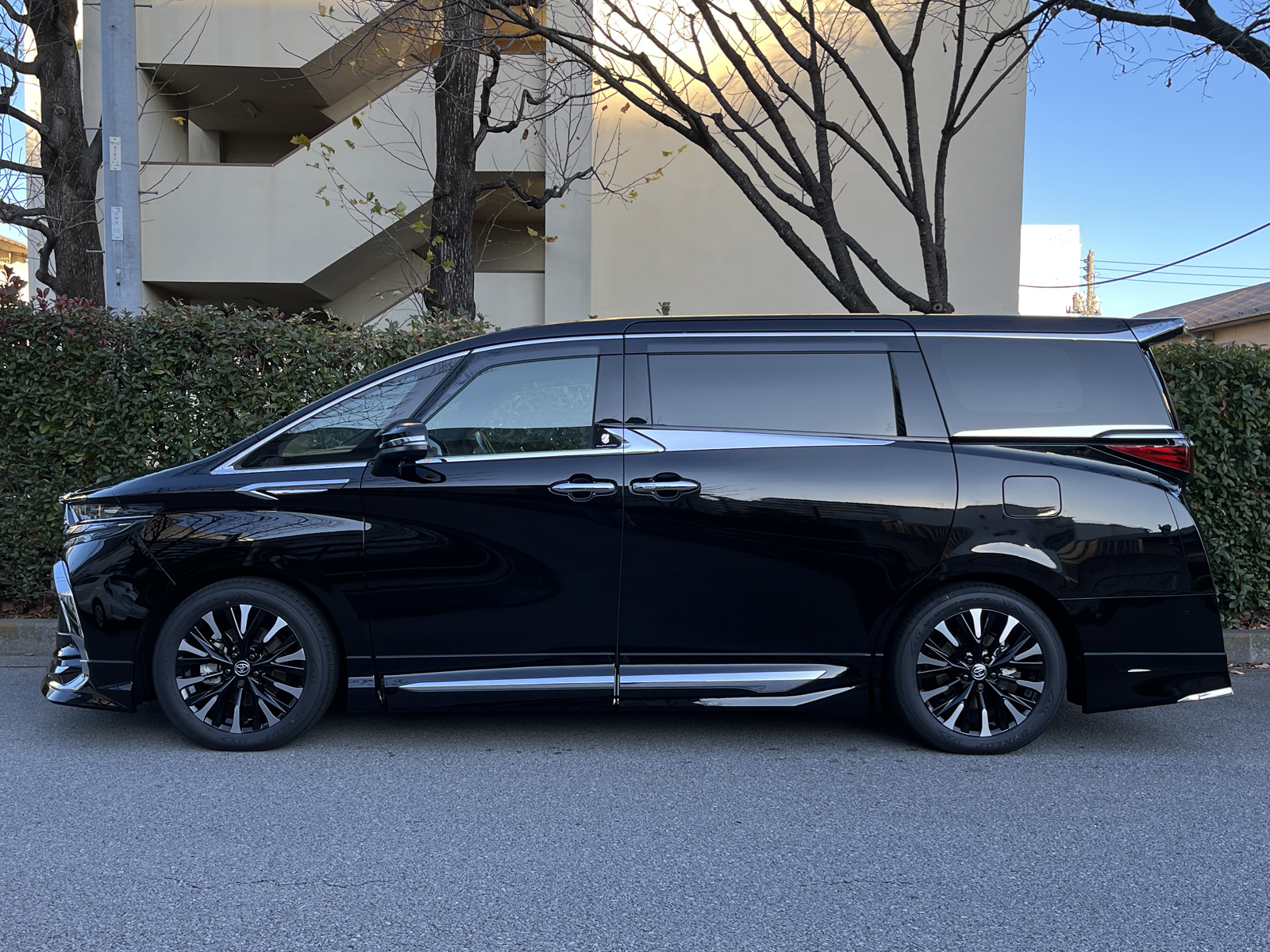 ALPHARD HEV Executive Loungeリッチライン
