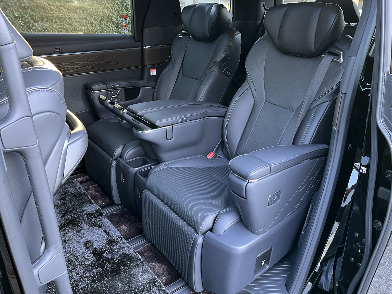 ALPHARD HEV Executive Loungeリッチライン