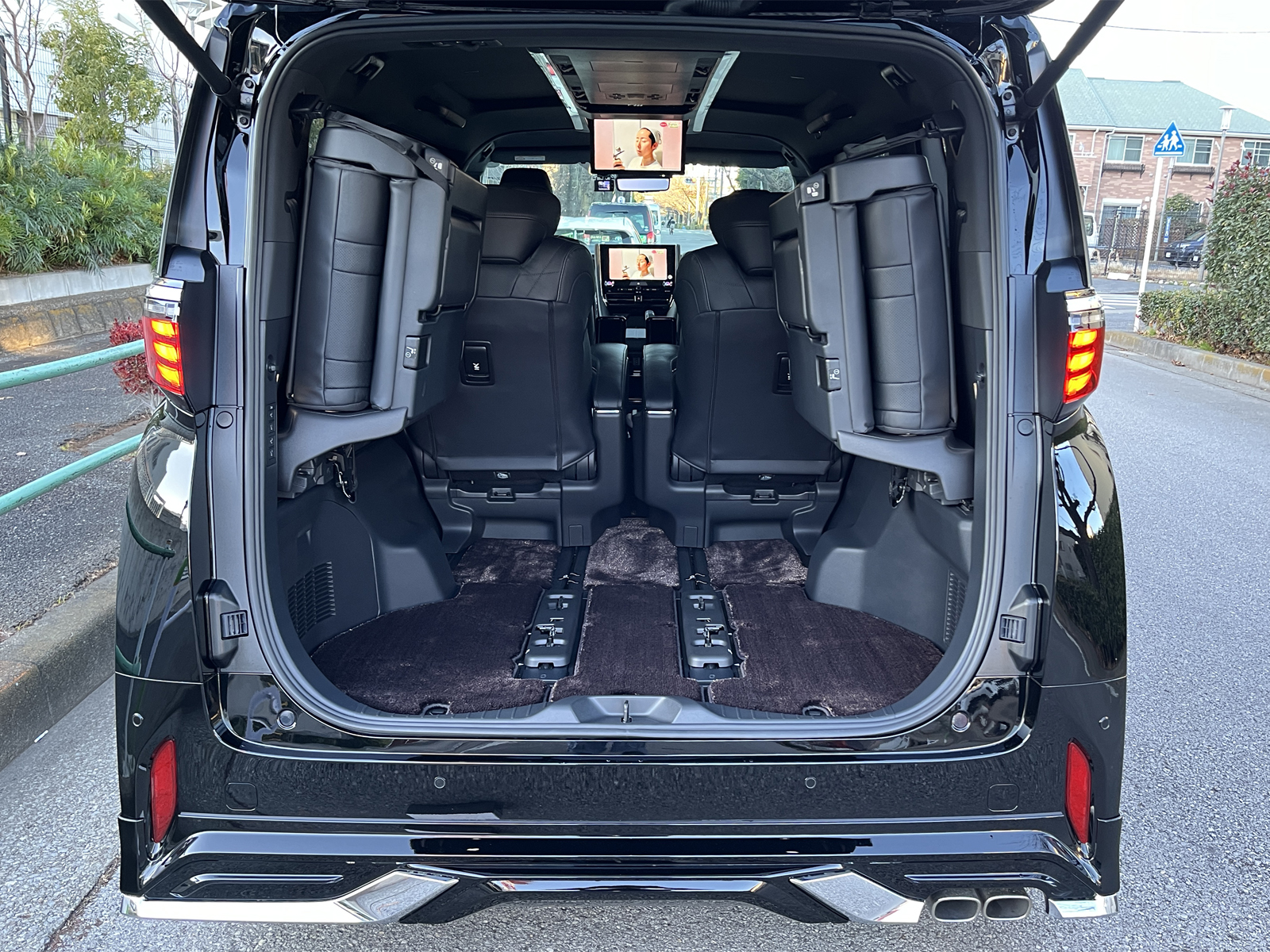 ALPHARD HEV Executive Loungeリッチライン