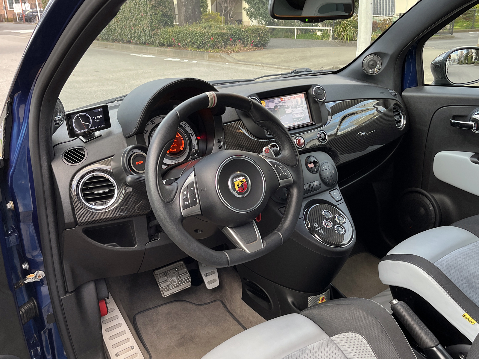 695 Tributo Ferrariリッチライン