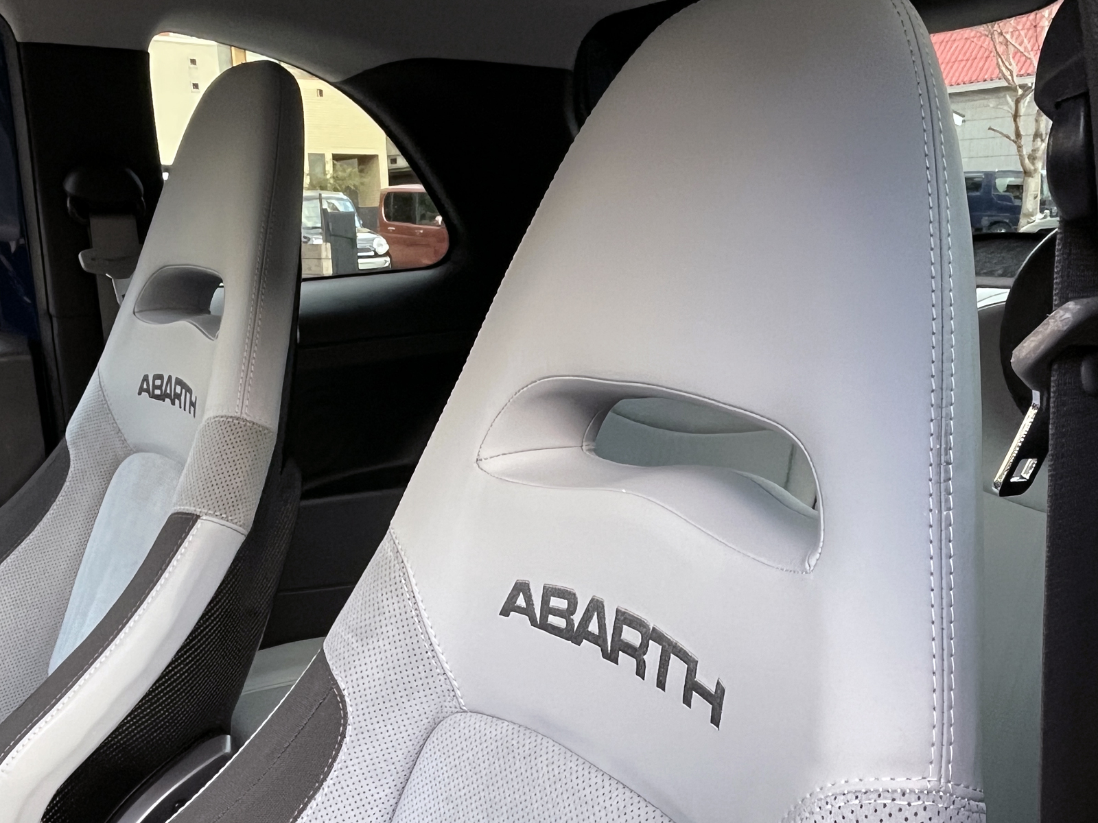 695 Tributo Ferrariリッチライン