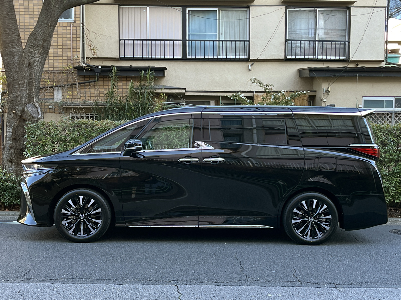 ALPHARD HEV Executive Loungeリッチライン