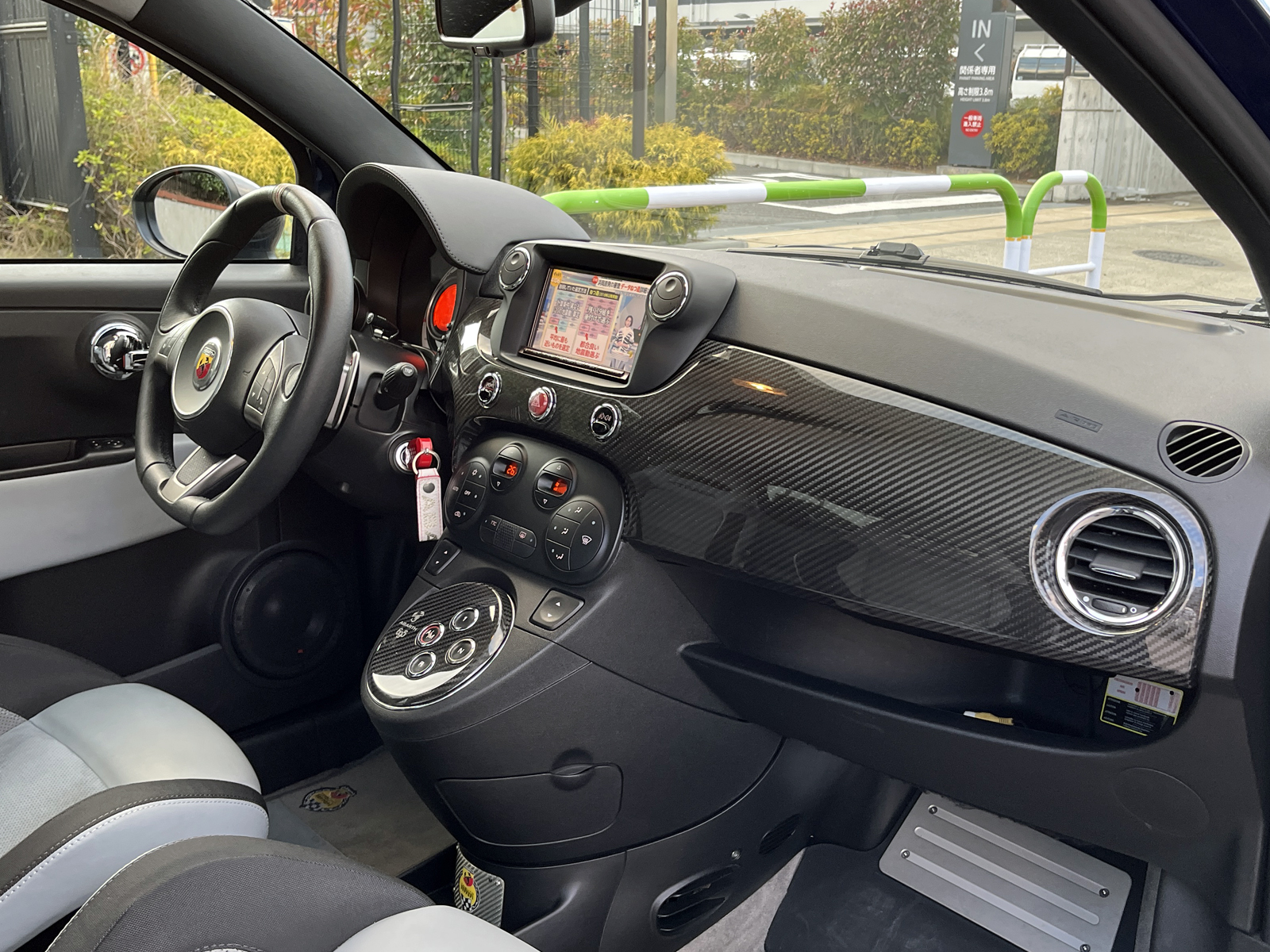 695 Tributo Ferrariリッチライン